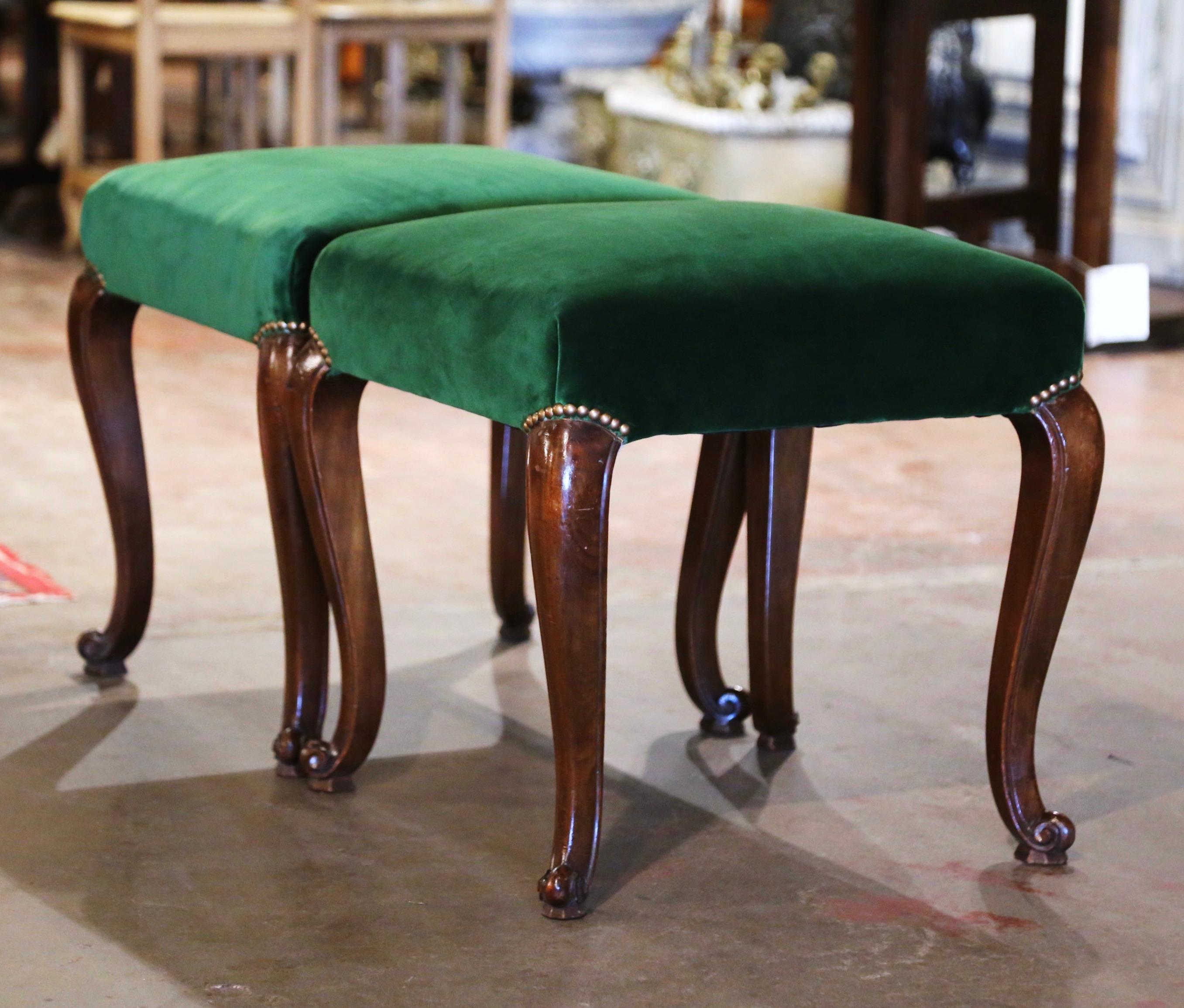 Pair of Mid-Century French Louis XV Carved Walnut and Green Velvet Stools For Sale 1