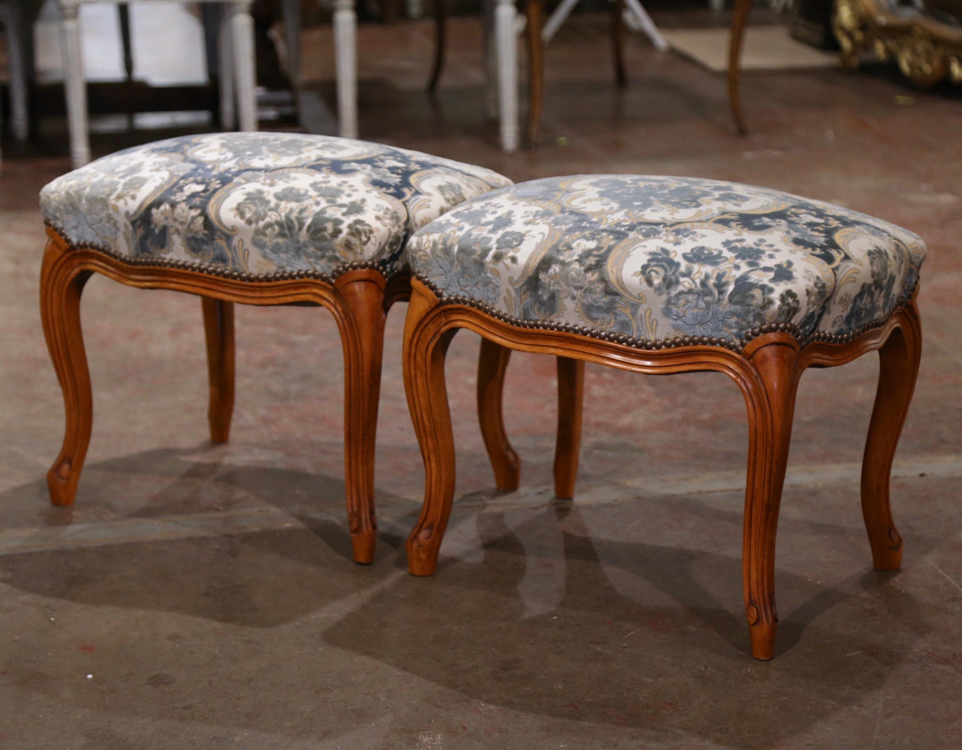Pair of Mid-Century French Louis XV Carved Walnut and Velvet Stools In Excellent Condition In Dallas, TX