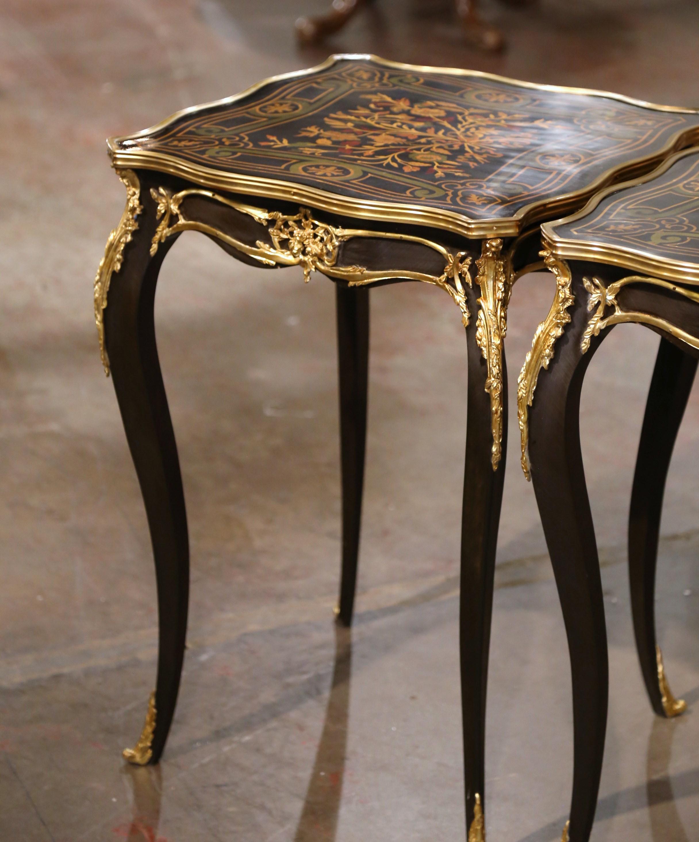 Pair of Mid-Century French Louis XV Marquetry Inlaid and Bronze Dore Side Tables In Excellent Condition For Sale In Dallas, TX