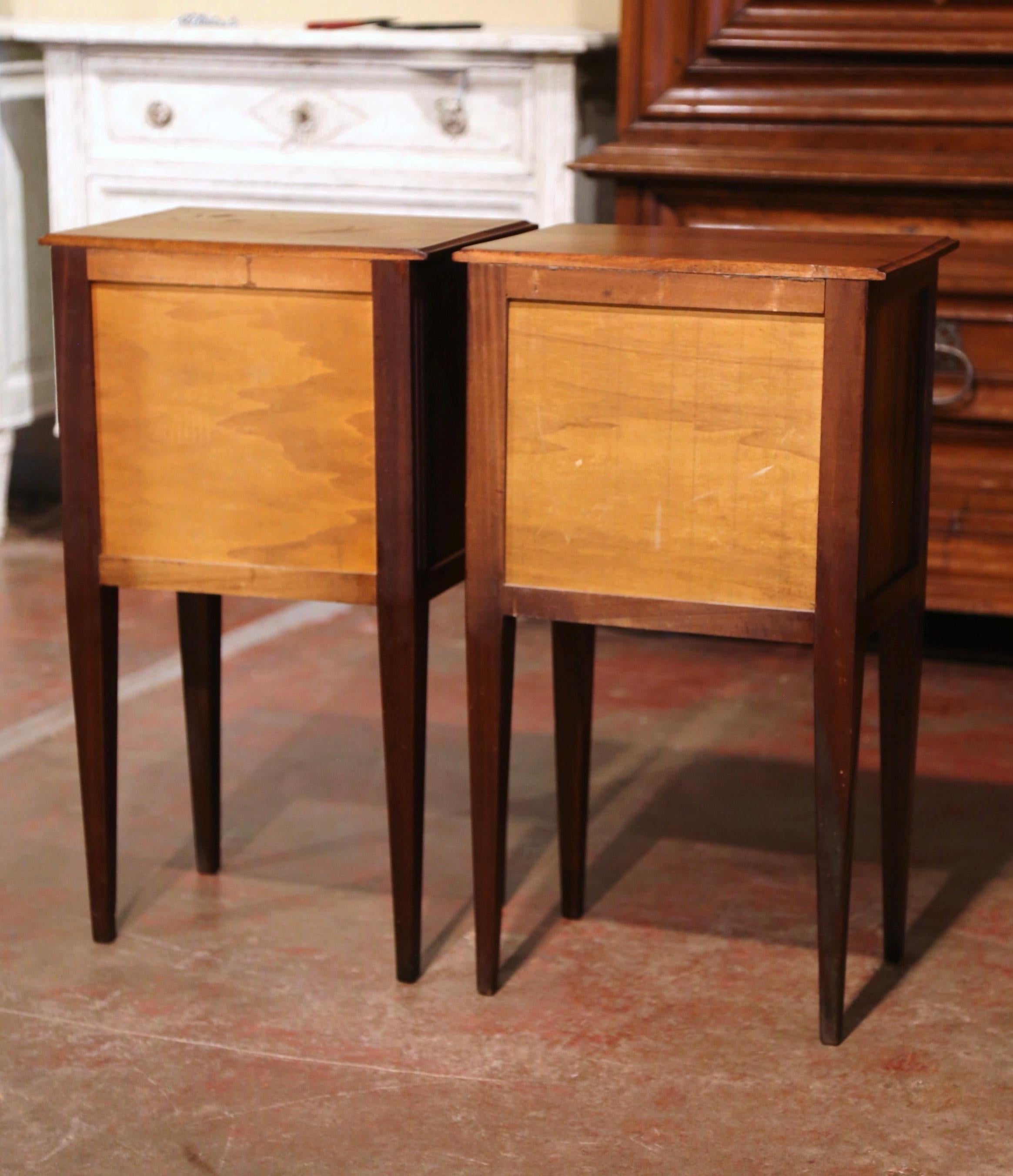 Pair of Mid-Century French Louis XVI Walnut Inlay Nightstands Bedside Tables 4