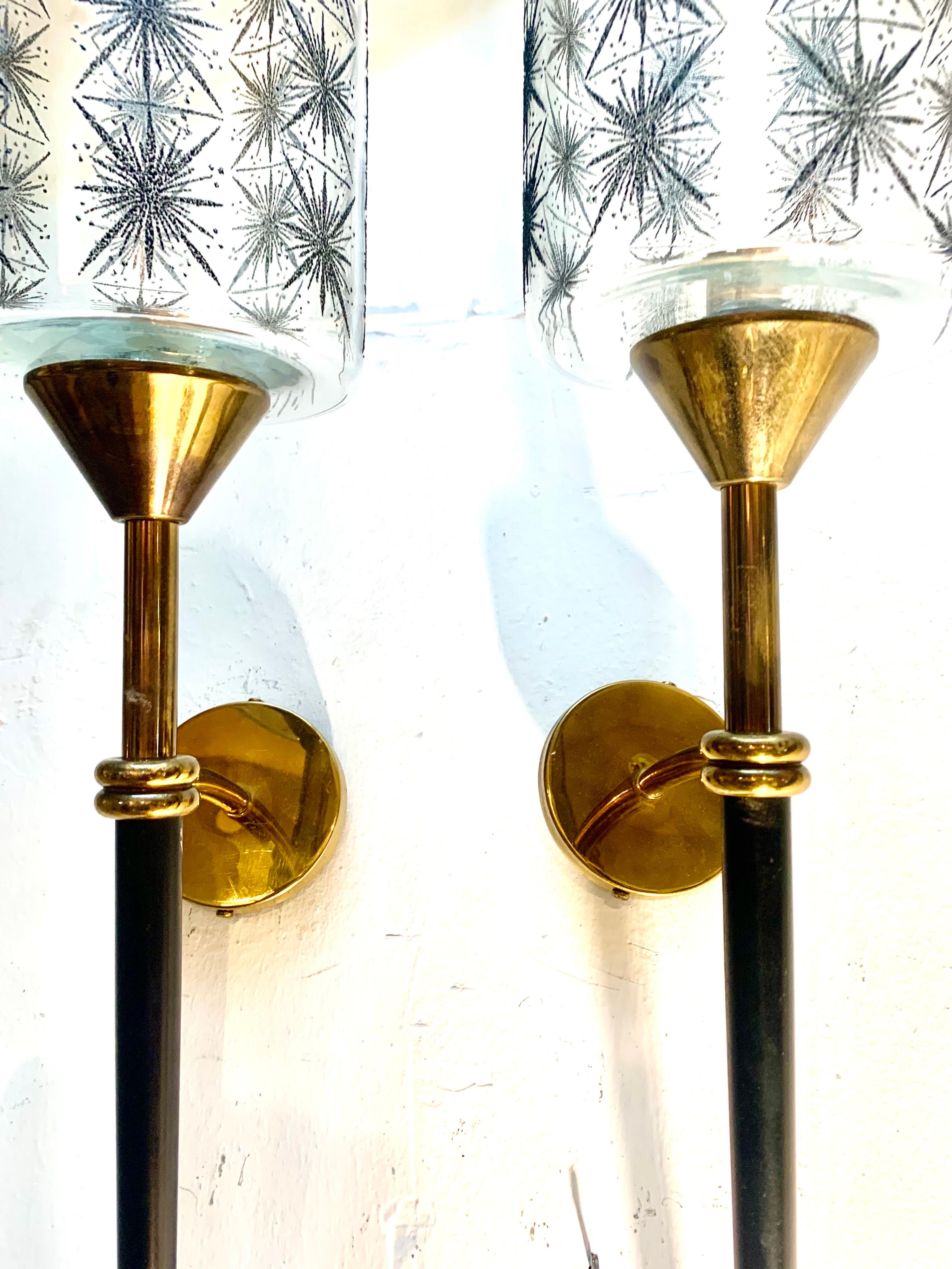 Pair of Mid Century French Maison Lunel Brass and Lacquered Torchere Wall Sconce In Good Condition For Sale In Madrid, ES