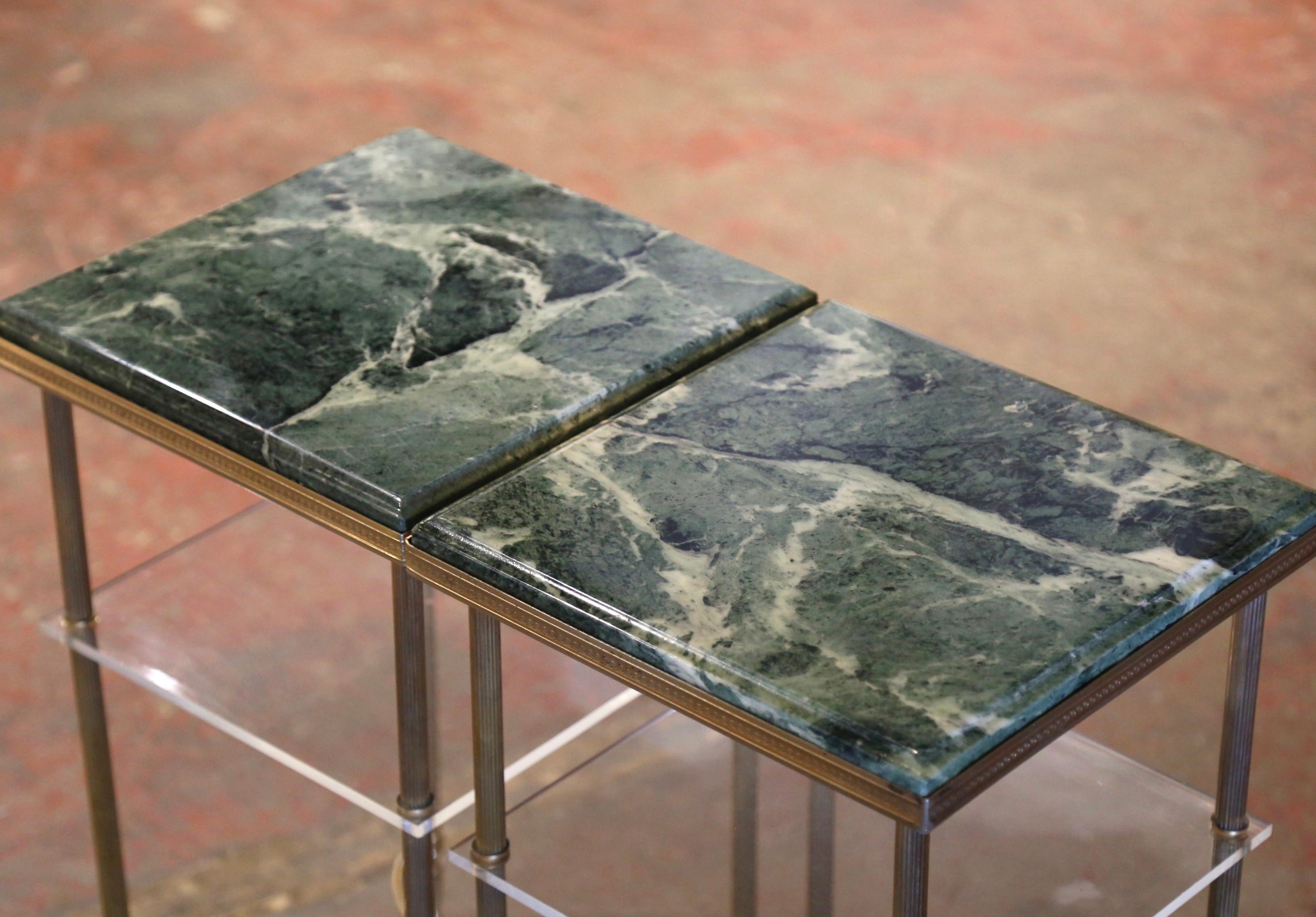 Pair of Mid-Century French Marble Top Brass and Glass Maison Jansen Side Tables In Excellent Condition In Dallas, TX