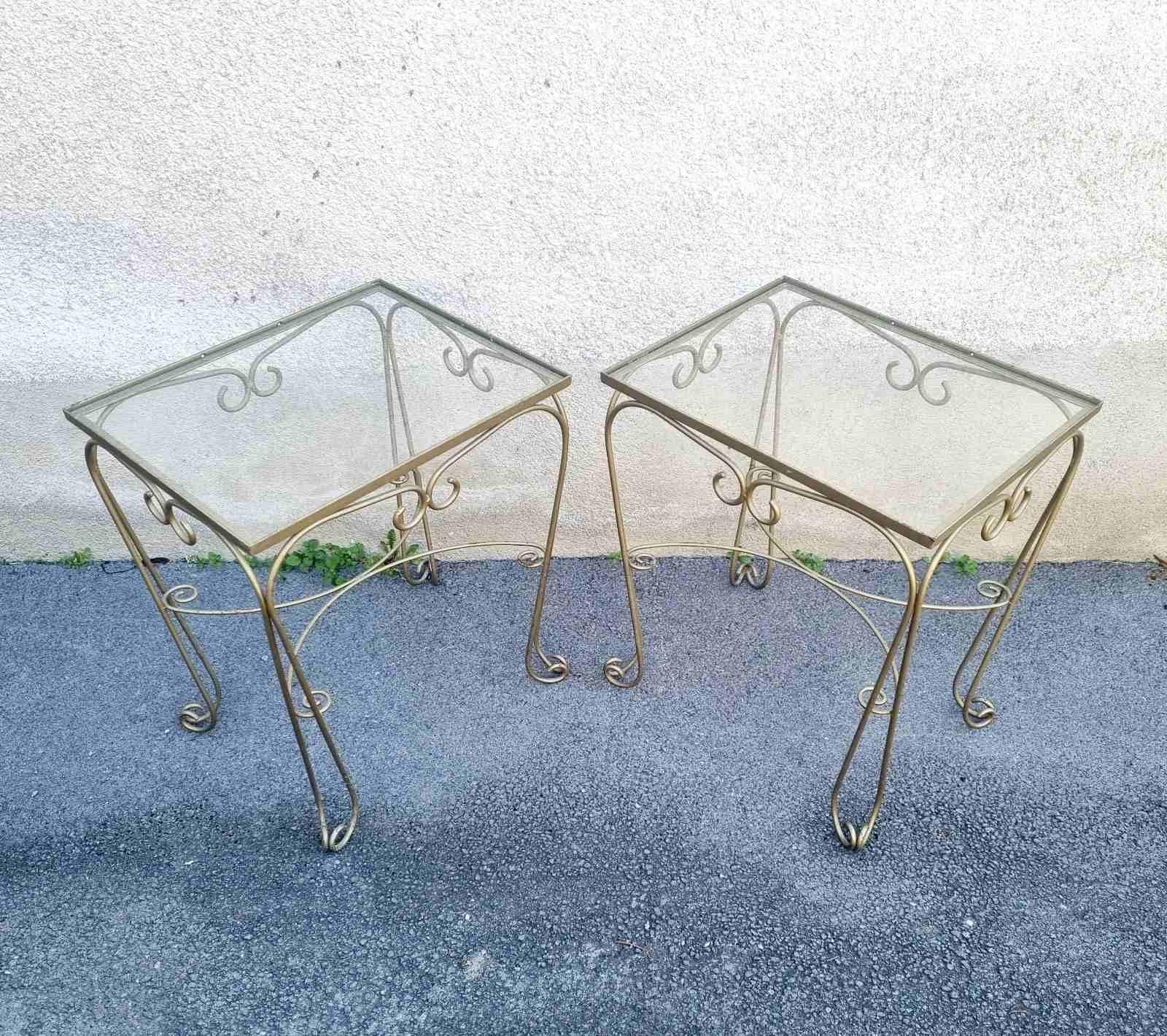 Paire de tables d'appoint en métal et verre, France 60s en vente 4