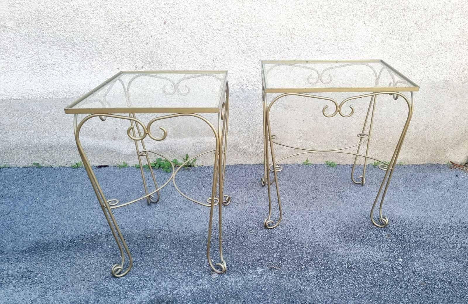 Métal Paire de tables d'appoint en métal et verre, France 60s en vente