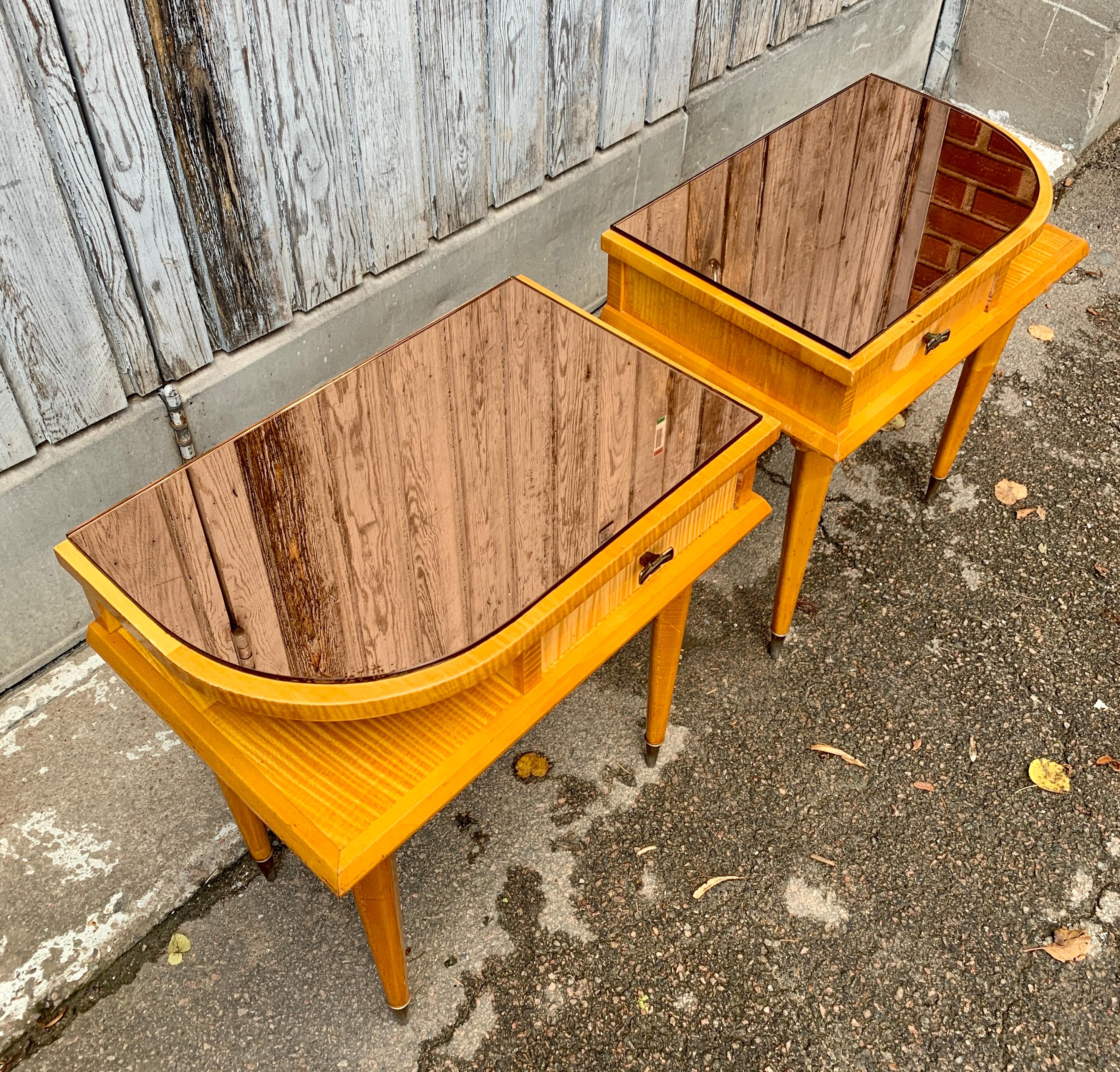 Pair of Mid-Century French Nightstands In Birch Wood For Sale 3