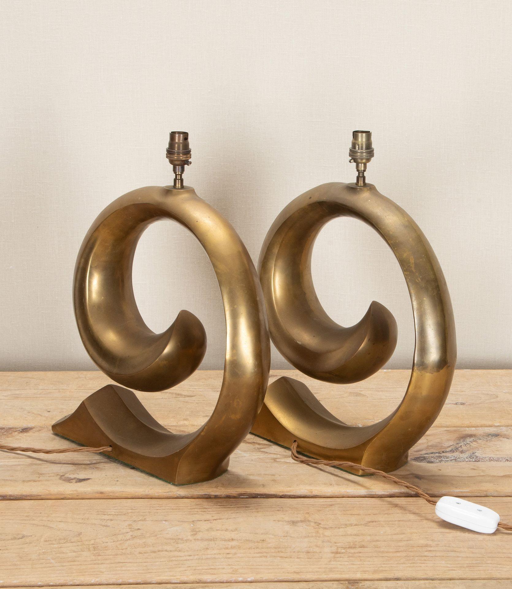 Mid-Century Modern Paire de lampes de table à logo Pierre Cardin du milieu du siècle dernier en vente