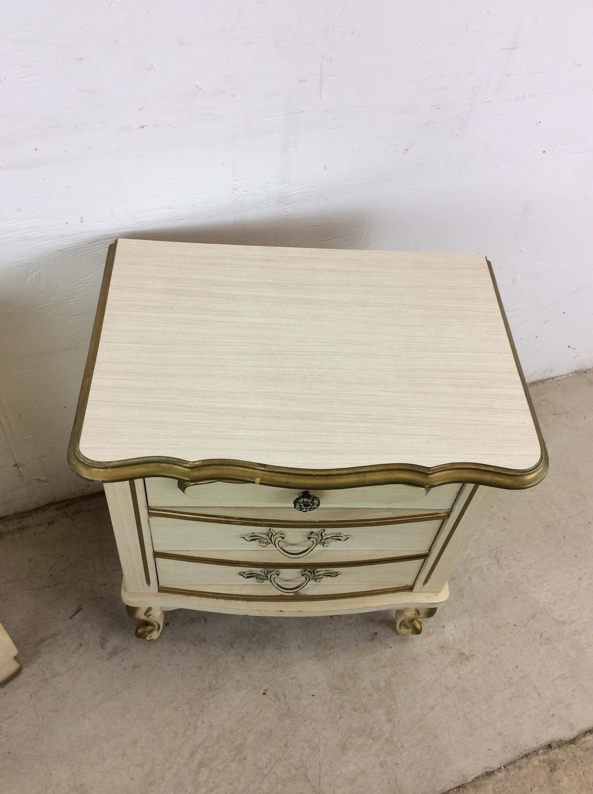 Pair of Mid Century French Provincial Nightstands with 2 Drawers In Good Condition For Sale In Freehold, NJ