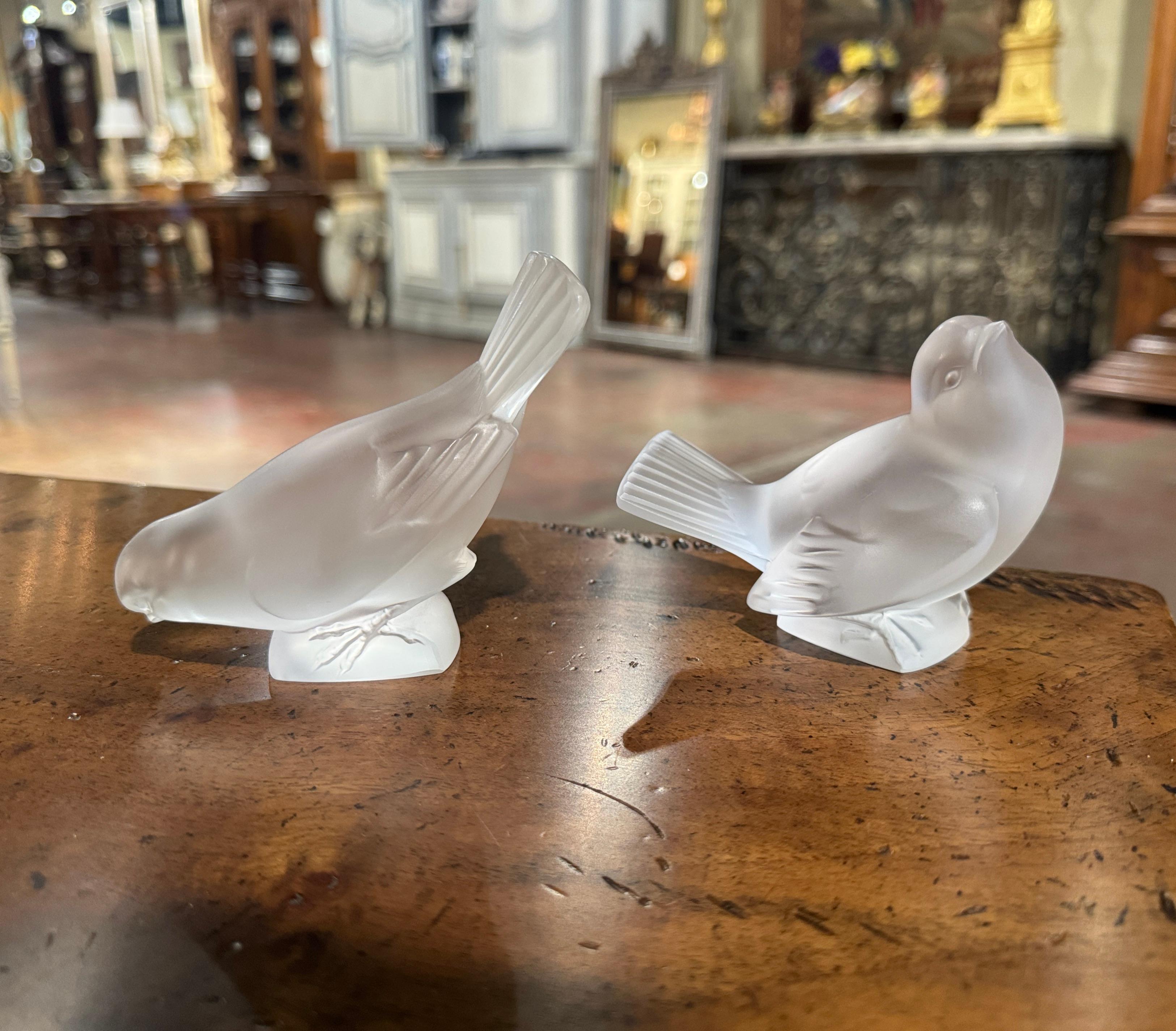 Pair of Mid-Century French Signed Lalique Frosted Crystal Sparrow Sculptures In Excellent Condition In Dallas, TX