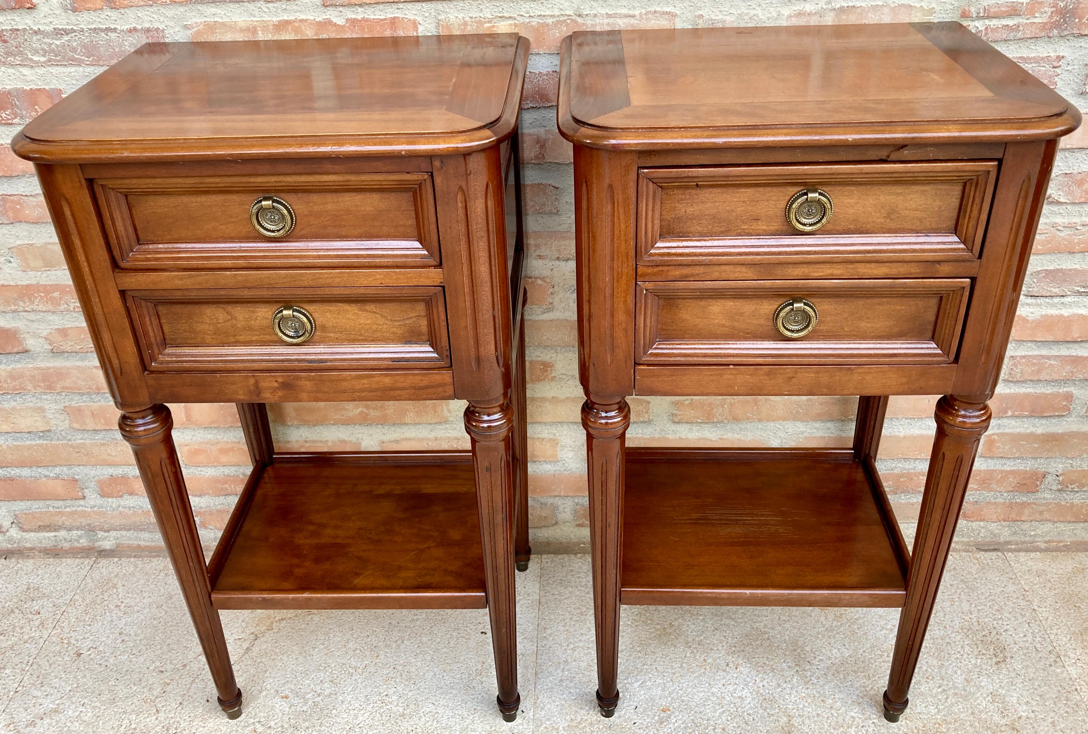 Pair of Mid-Century French Walnut Nightstands with Two Drawers and One Low Shelf In Good Condition In Miami, FL