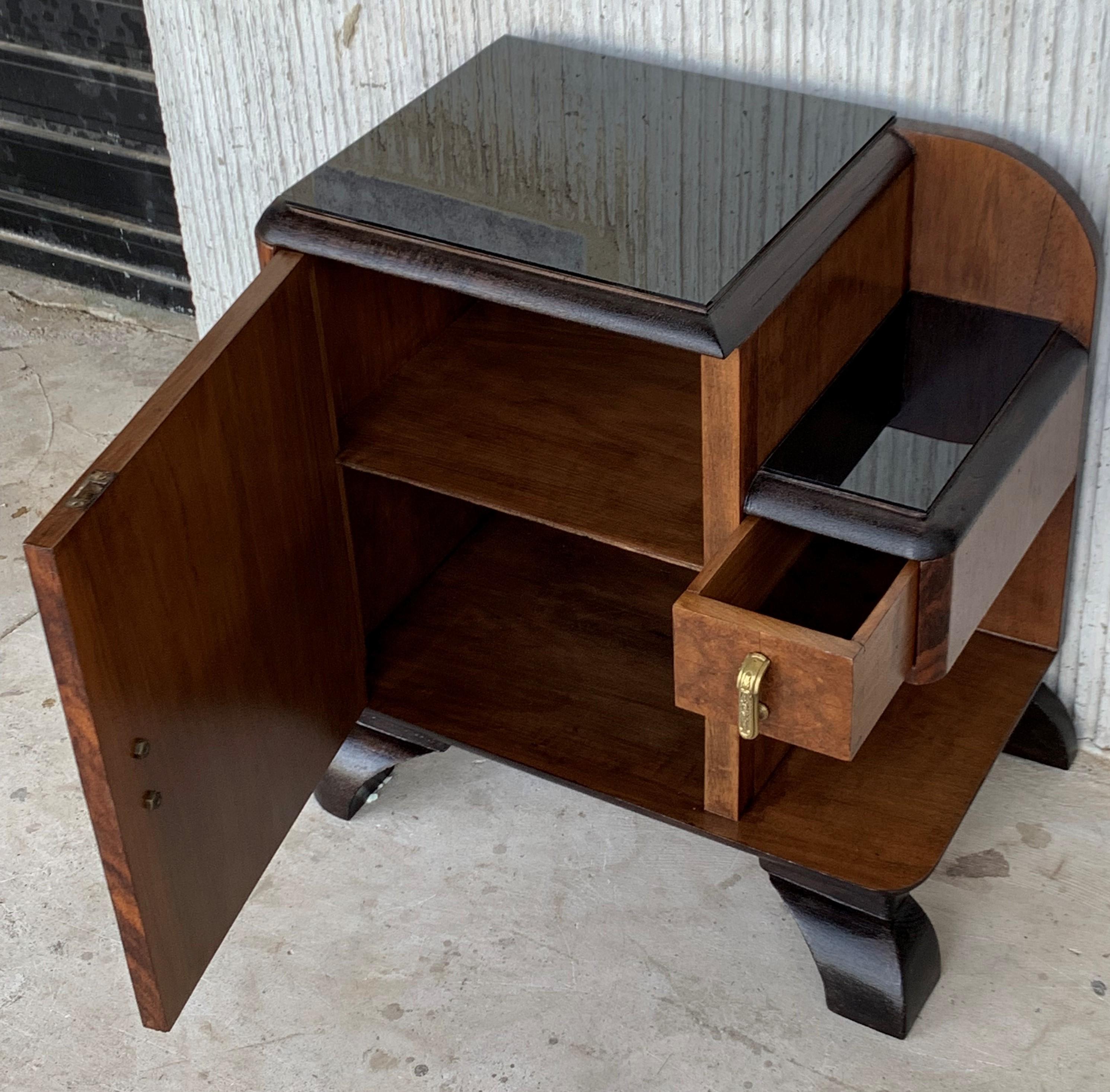 Pair of Midcentury Front Nightstands with Original Hardware and Ebonized Base 3