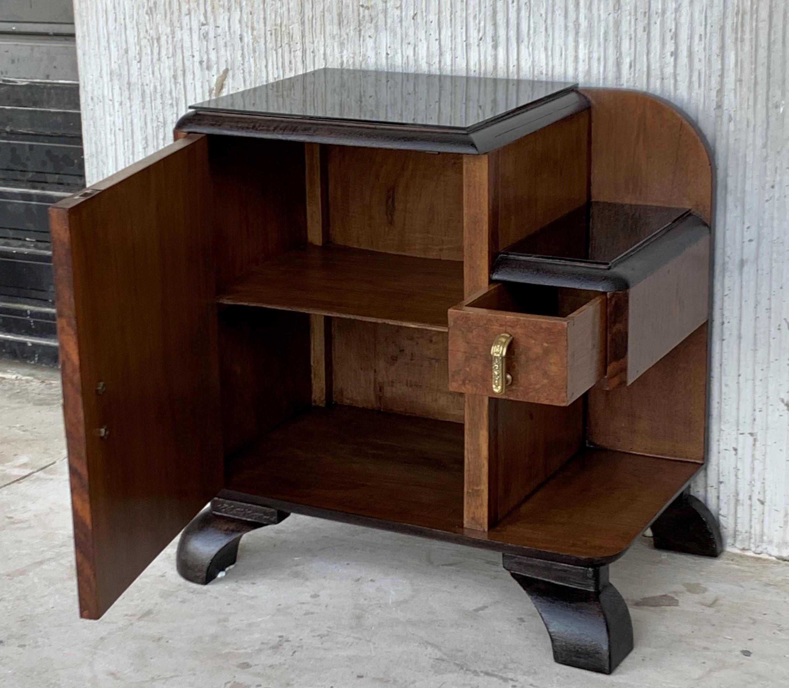 Pair of Midcentury Front Nightstands with Original Hardware and Ebonized Base 4