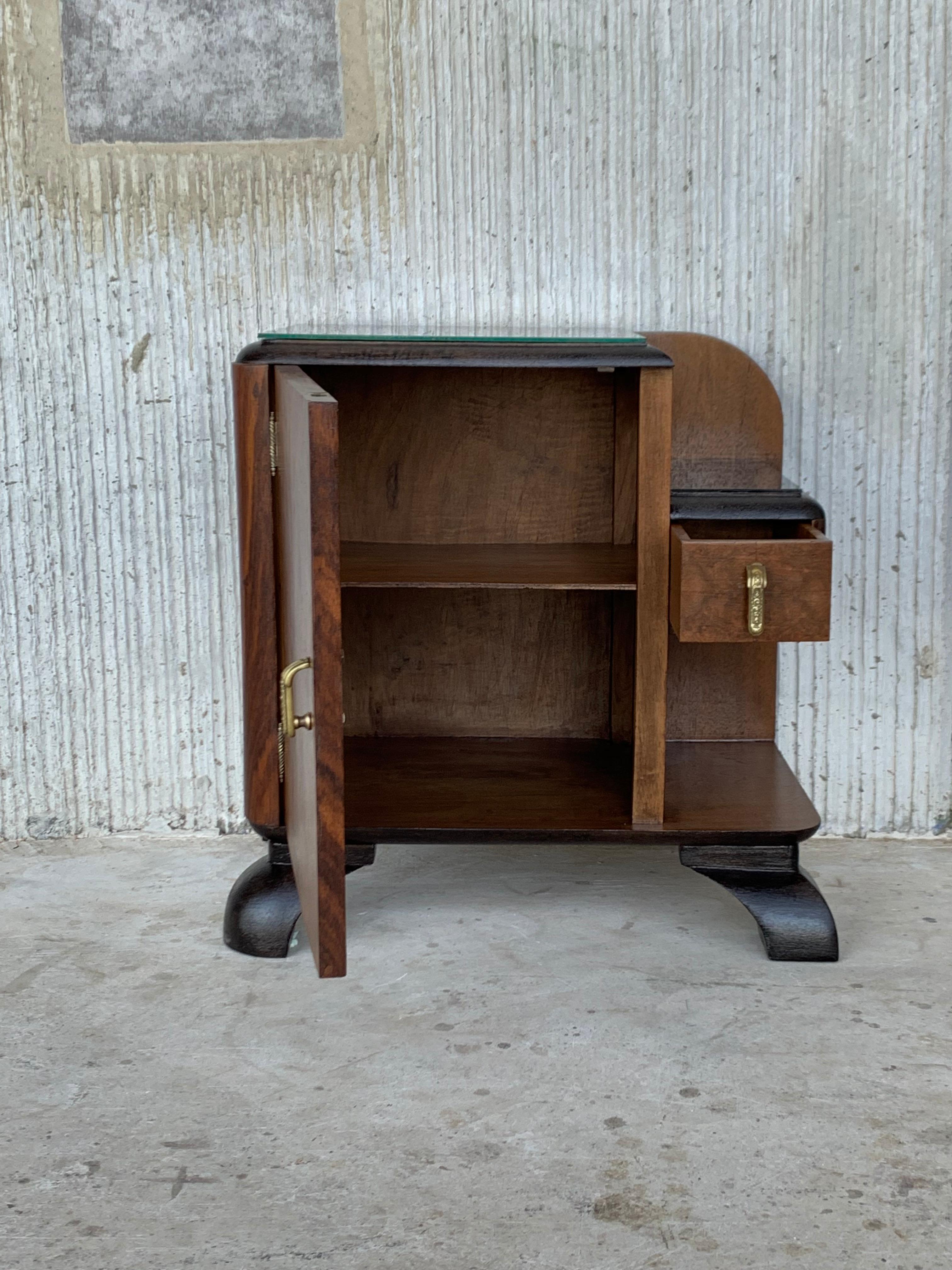 Pair of Midcentury Front Nightstands with Original Hardware and Ebonized Base 5