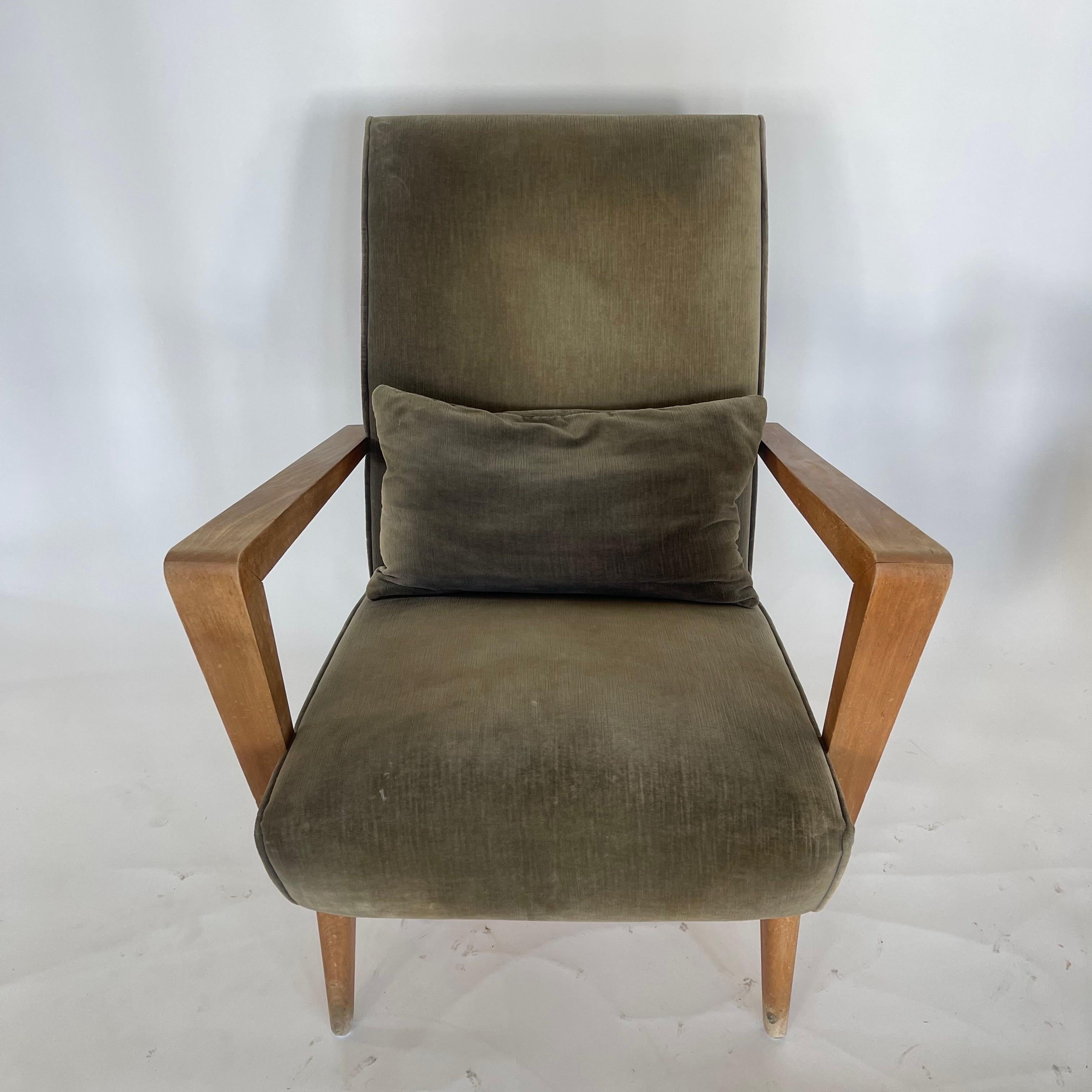 Pareja de sillones italianos de terciopelo estilo Gio Ponti de mediados de siglo, Italia, años 60 1