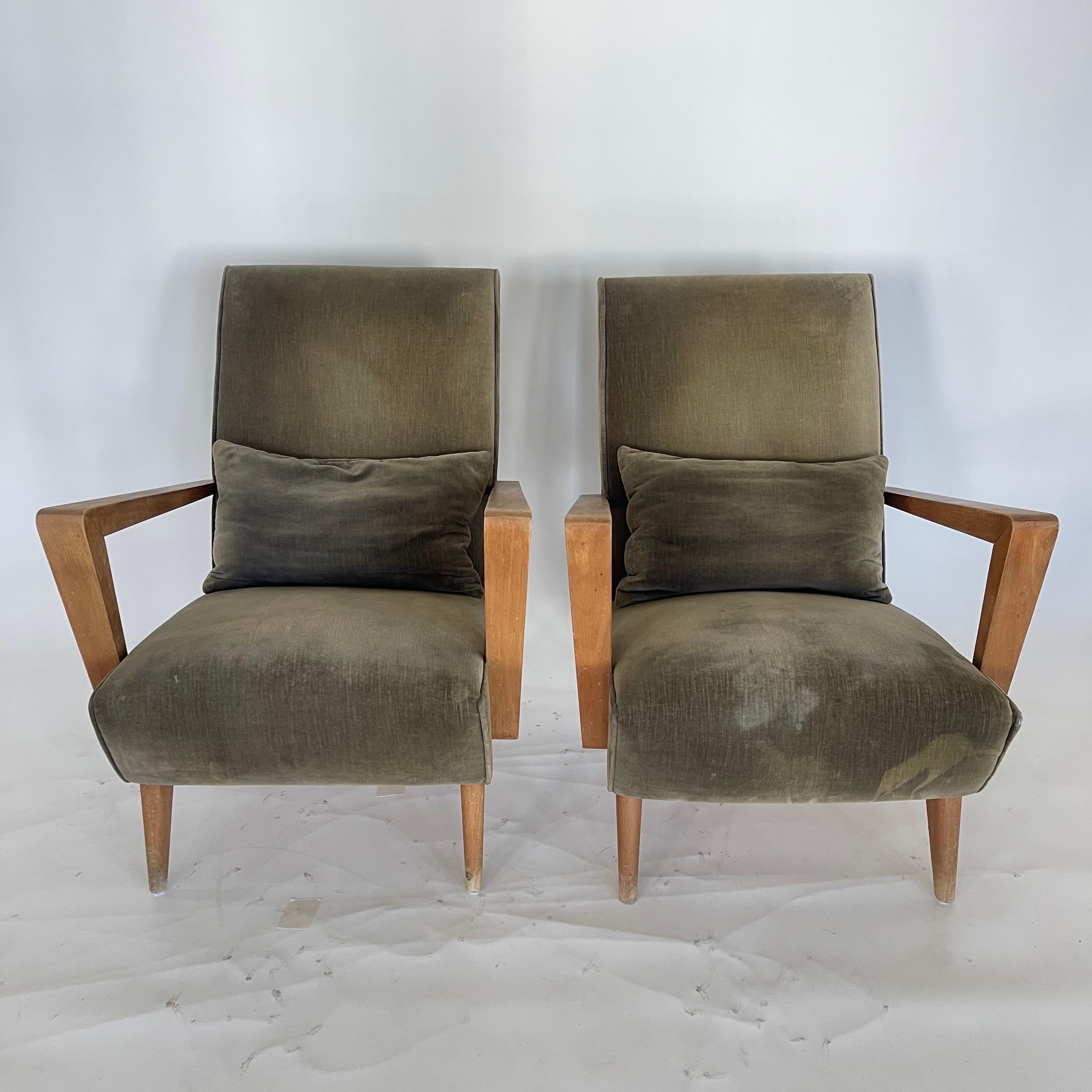 Pareja de sillones italianos de terciopelo estilo Gio Ponti de mediados de siglo, Italia, años 60 Moderno de mediados de siglo