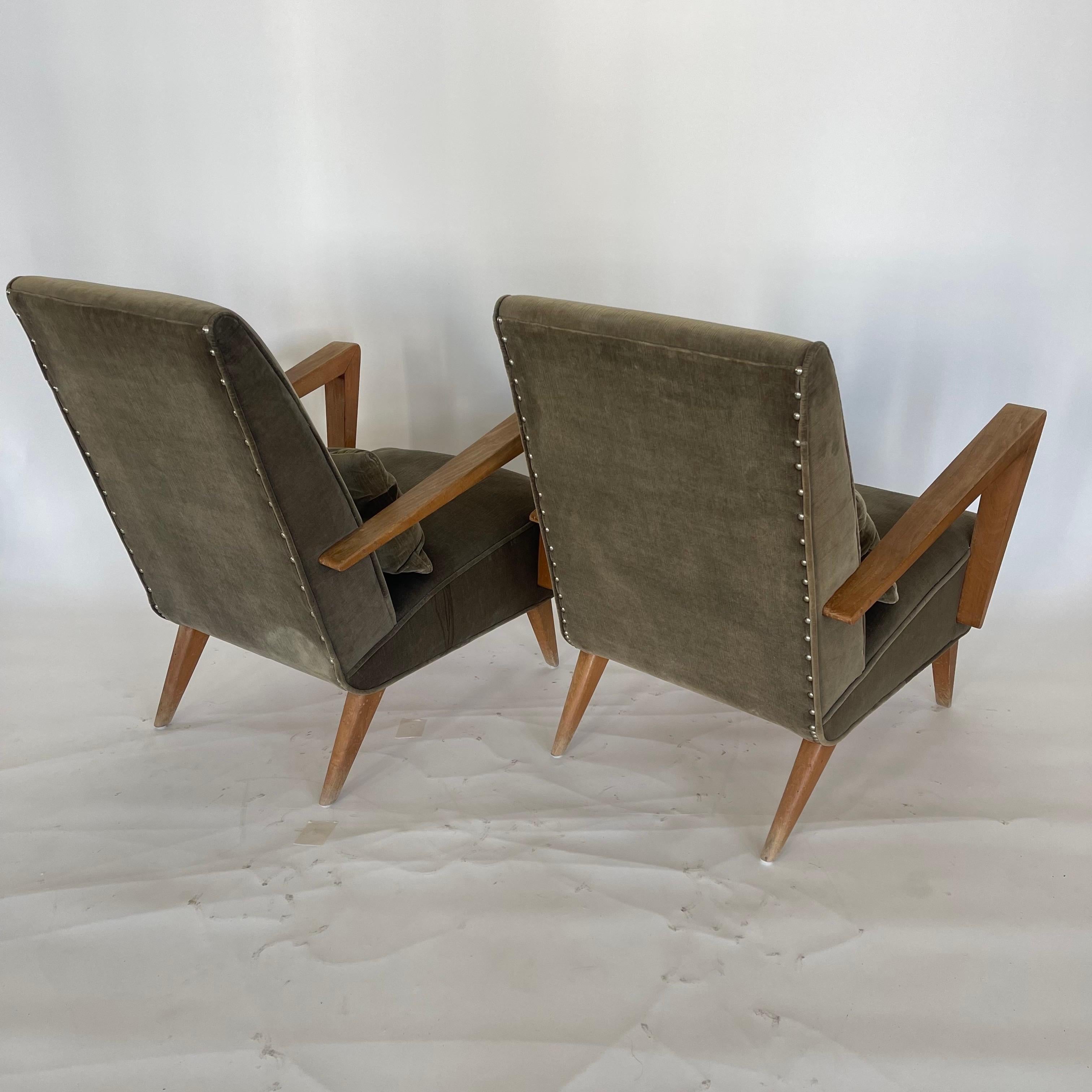 Pareja de sillones italianos de terciopelo estilo Gio Ponti de mediados de siglo, Italia, años 60 siglo XX