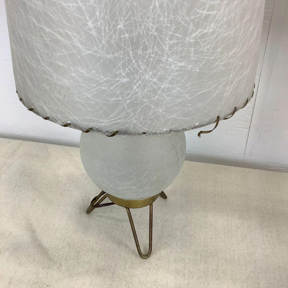 Pair of Midcentury Glass and Brass Globe Table Lamps In Good Condition In Trenton, NJ