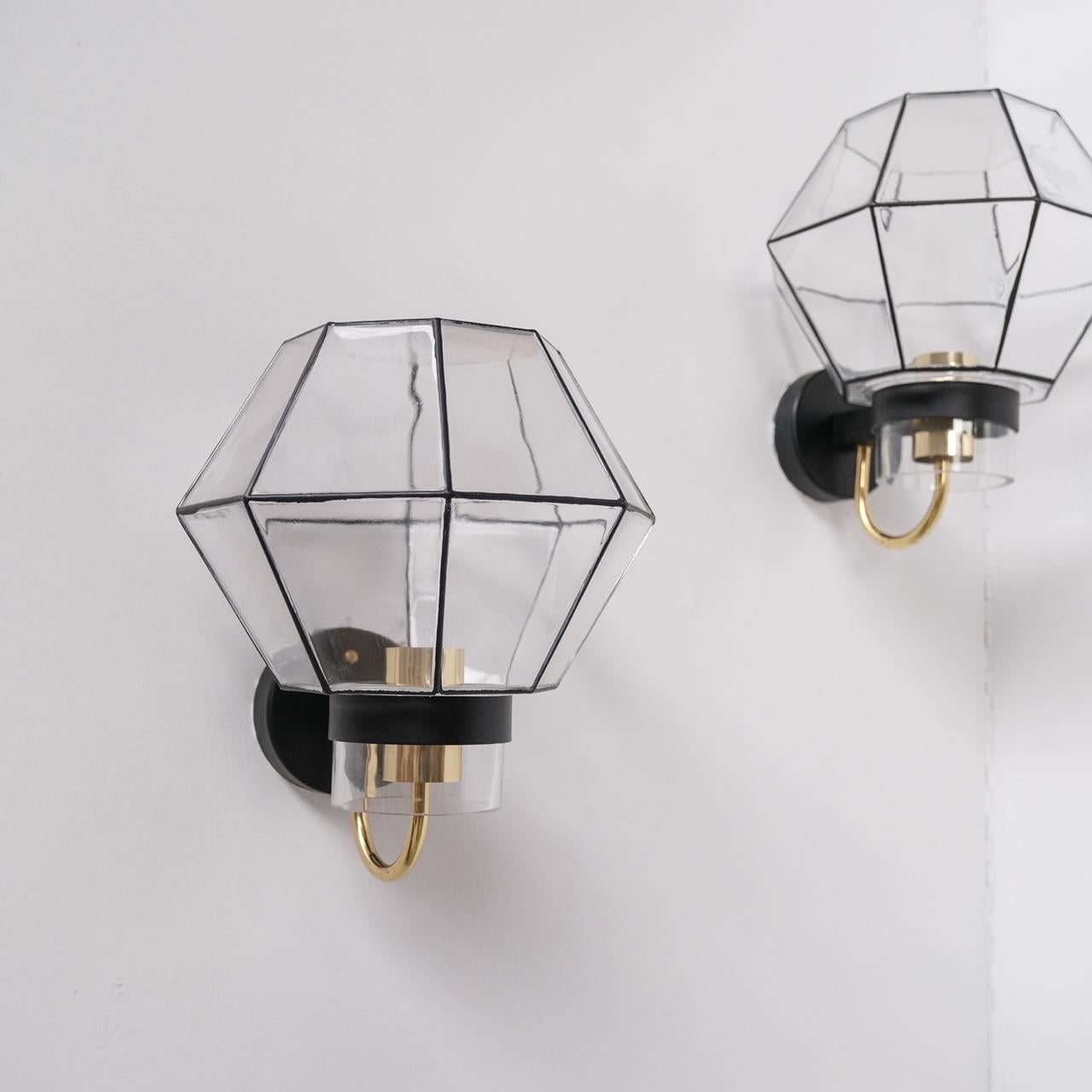 20th Century Pair of Midcentury Glass and Brass Wall Lights For Sale