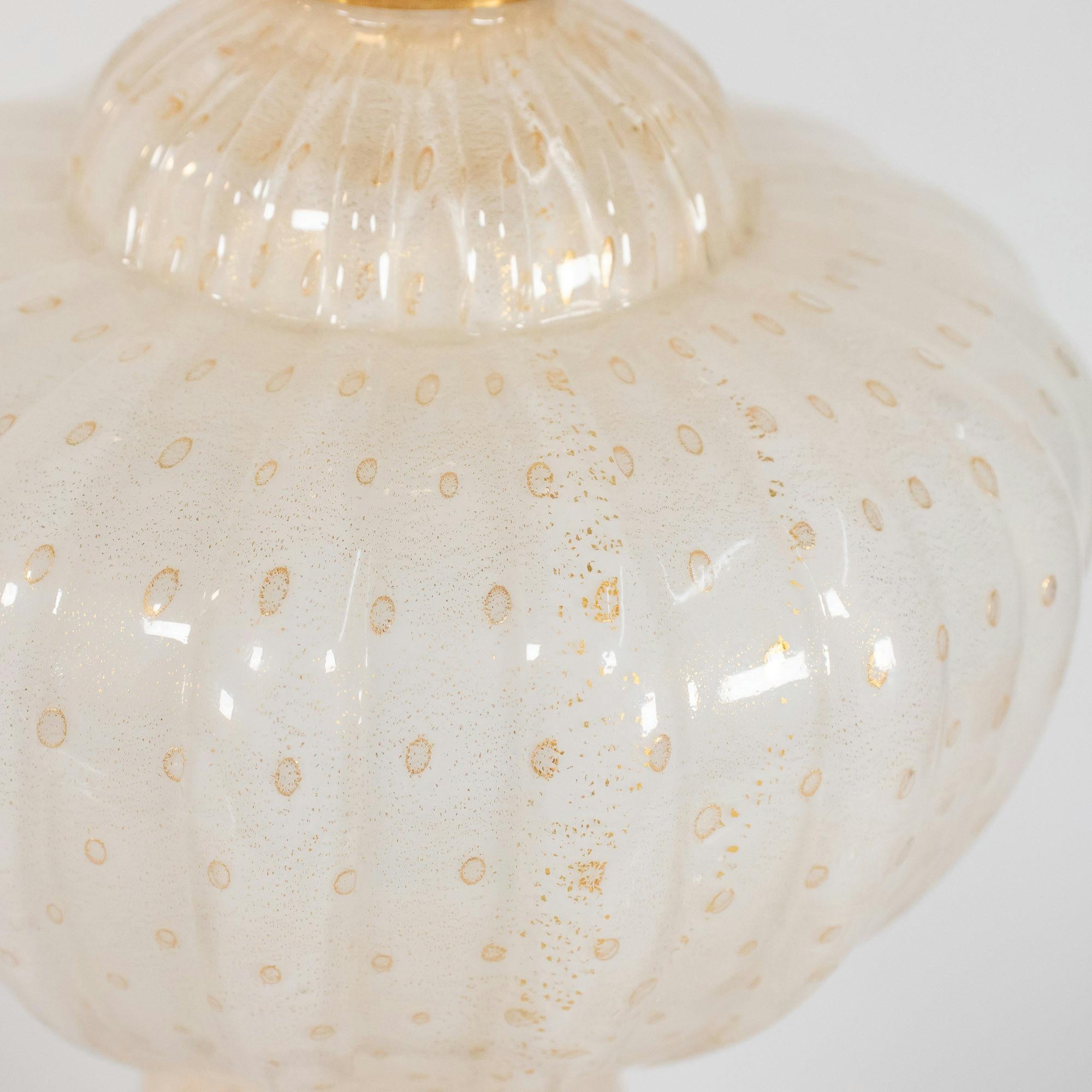 Coppia di lampade da tavolo di metà secolo in avventurina d'oro e bianco di Murano in vendita 3