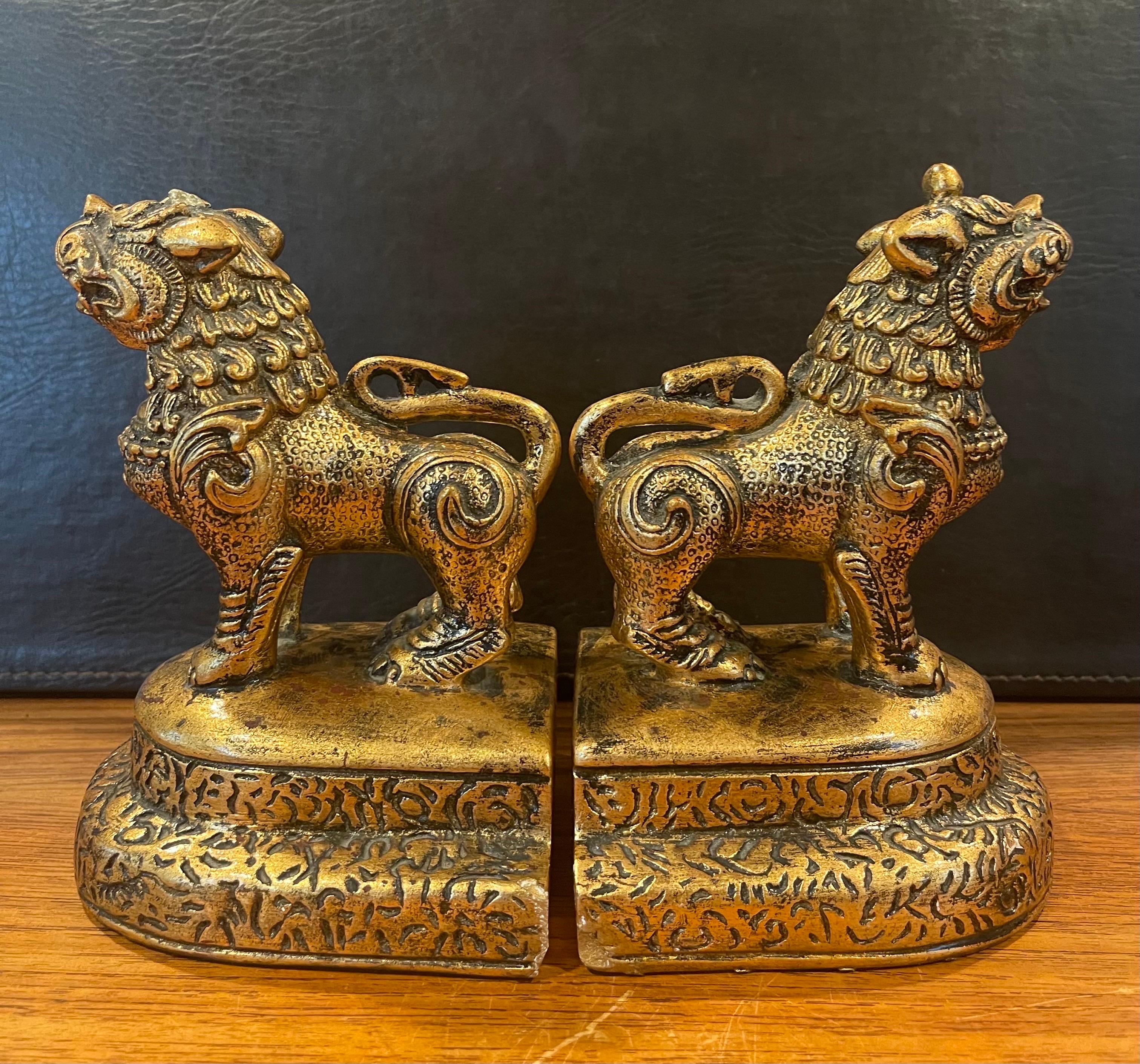 Pair of Mid-Century Gold Gilt Foo Dog Bookends by Jaru of California In Good Condition In San Diego, CA