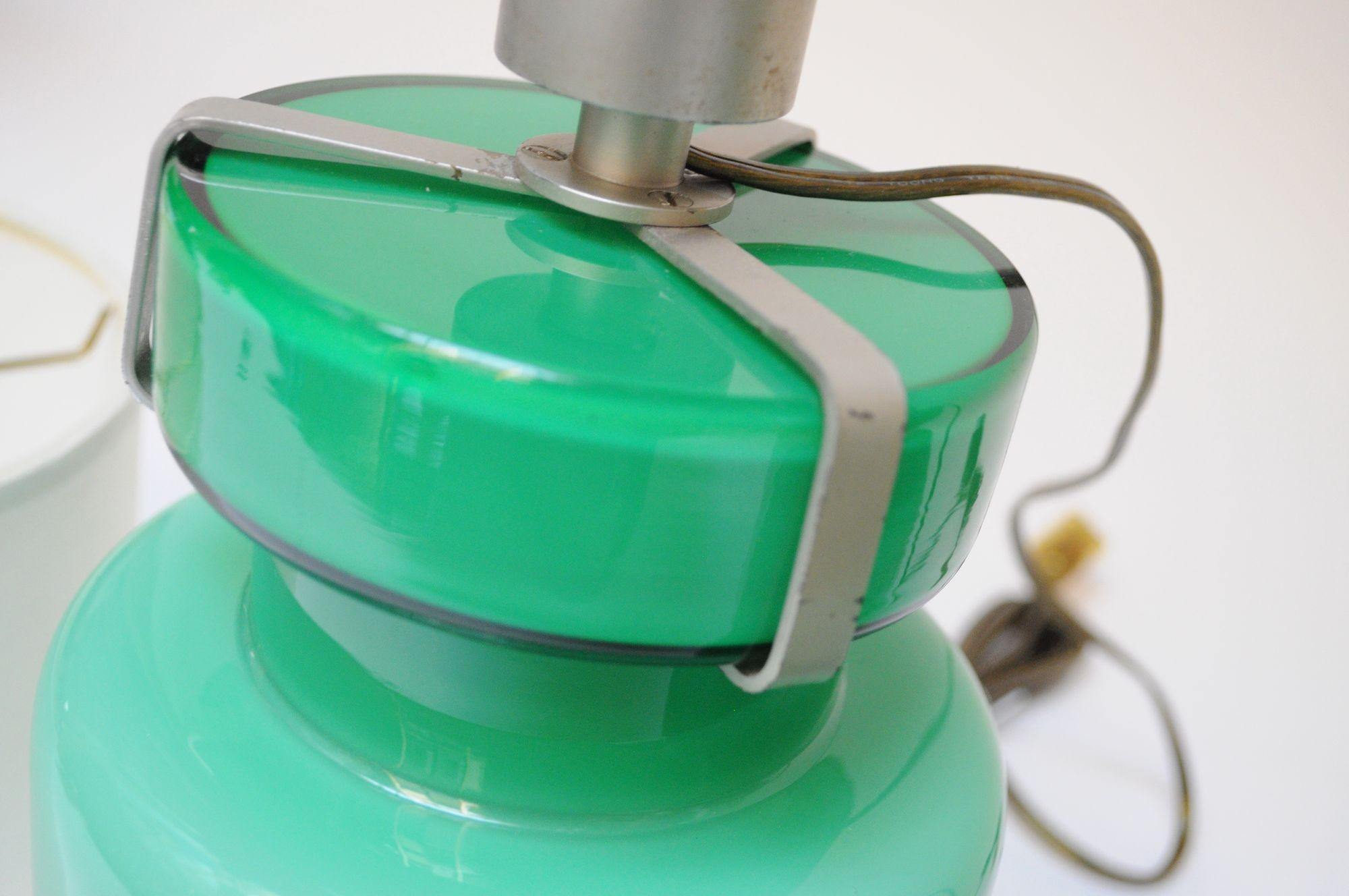 Paire de lampes de bureau du milieu du siècle dernier en verre soufflé vert d'après Luciano Vistosi en vente 7