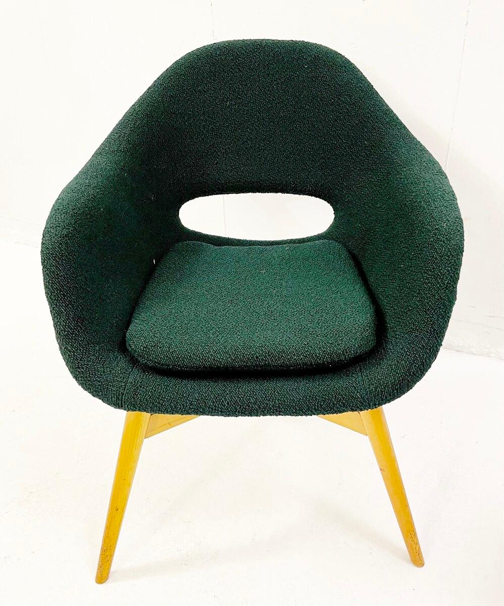 Pair of Mid-Century Green Fabric Armchairs by Miroslav Navratil, Czech Republic In Good Condition In Brussels, BE
