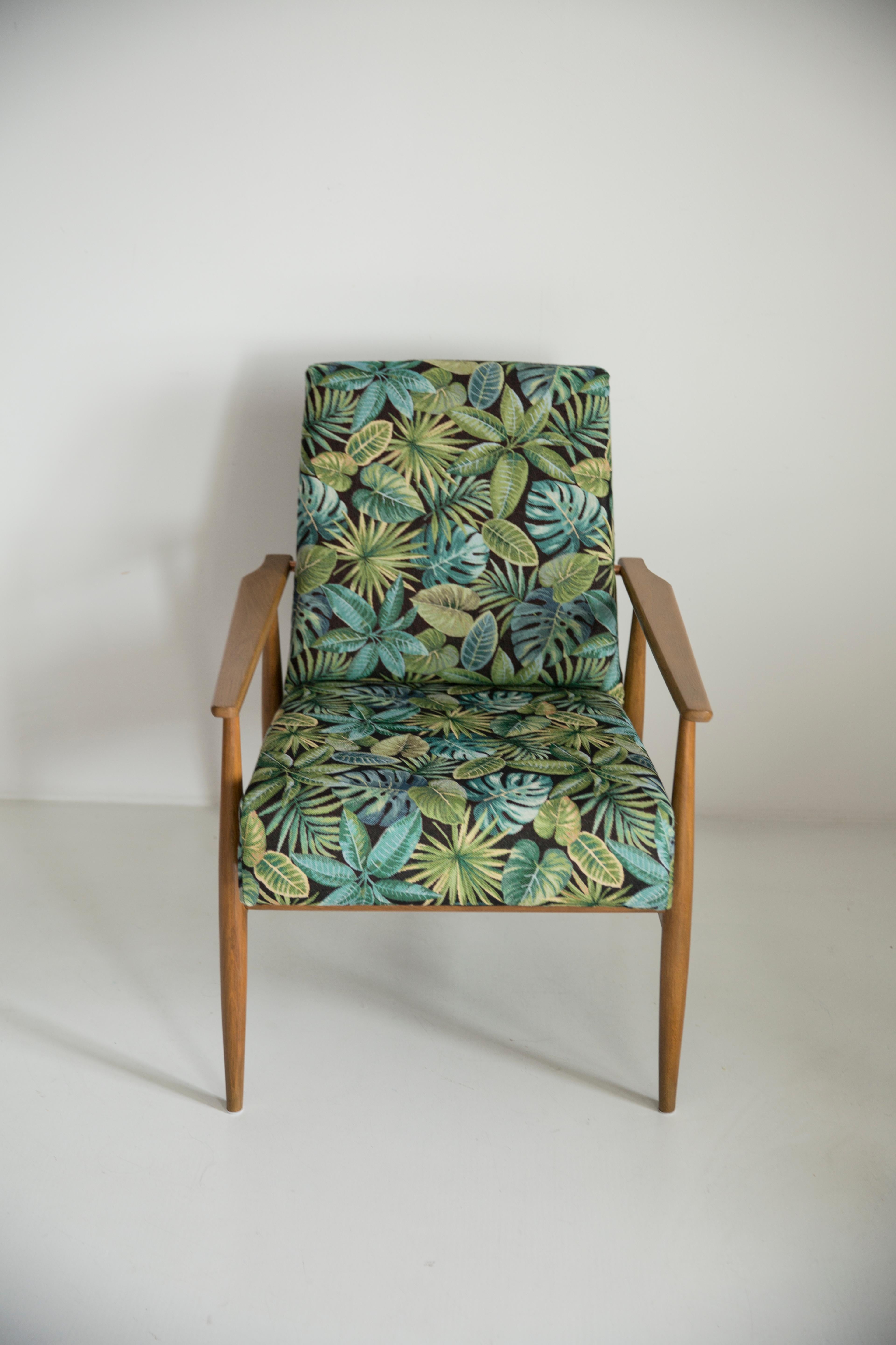 Hand-Crafted Pair of Mid-Century Green Leaves Jacquard Dante Armchairs, H. Lis, 1960s For Sale