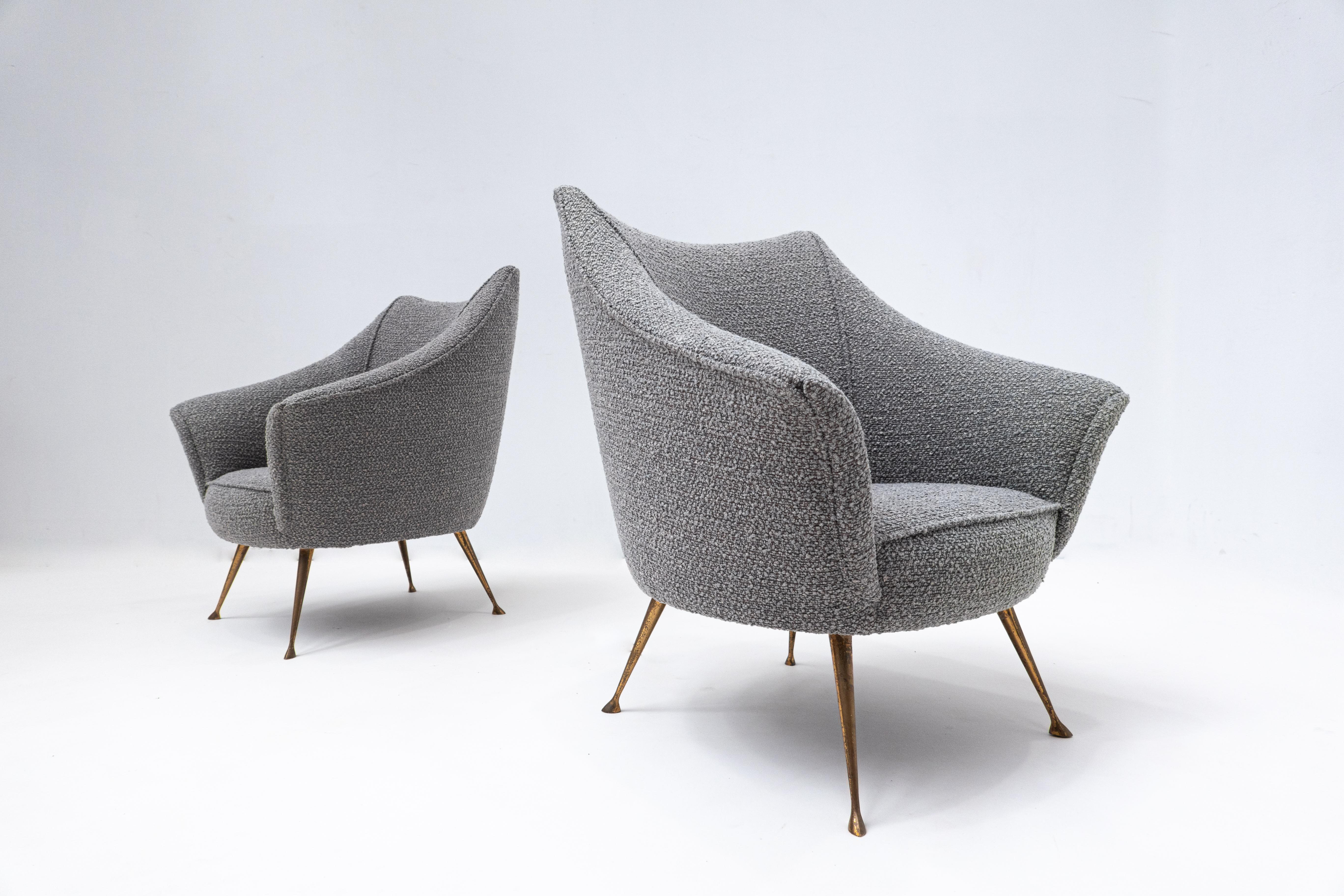 Italian Pair of Mid-Century Grey New Upholstery and Brass Feets Armchairs, Italy, 1950s For Sale