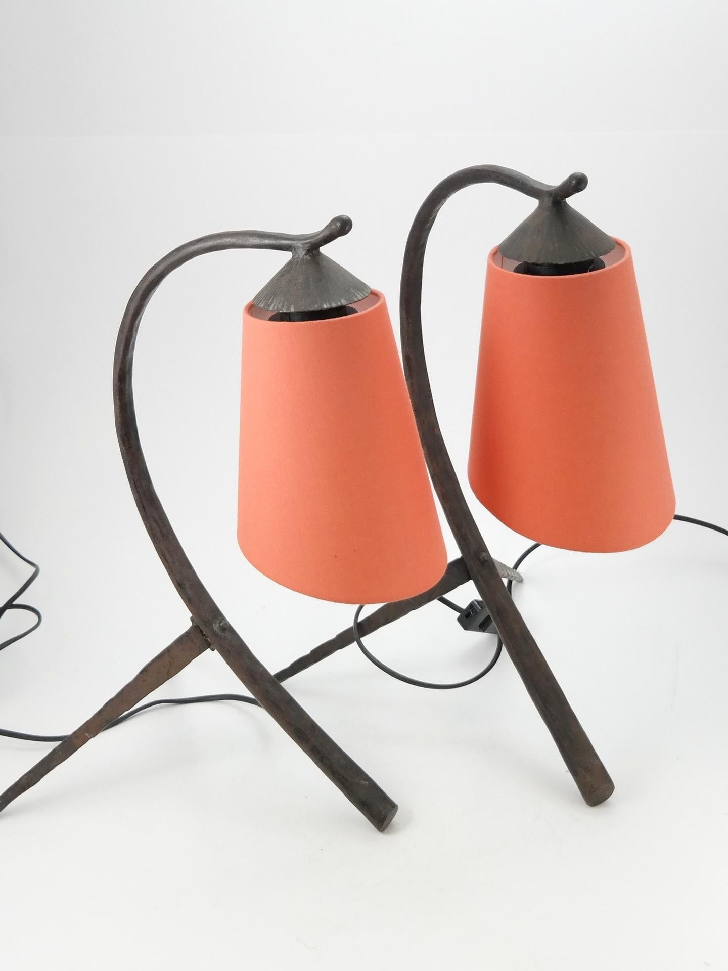 Mid-Century Modern Pair of Midcentury Hammered Wrought Iron Table Lamp with Coral Lampshade, 1970