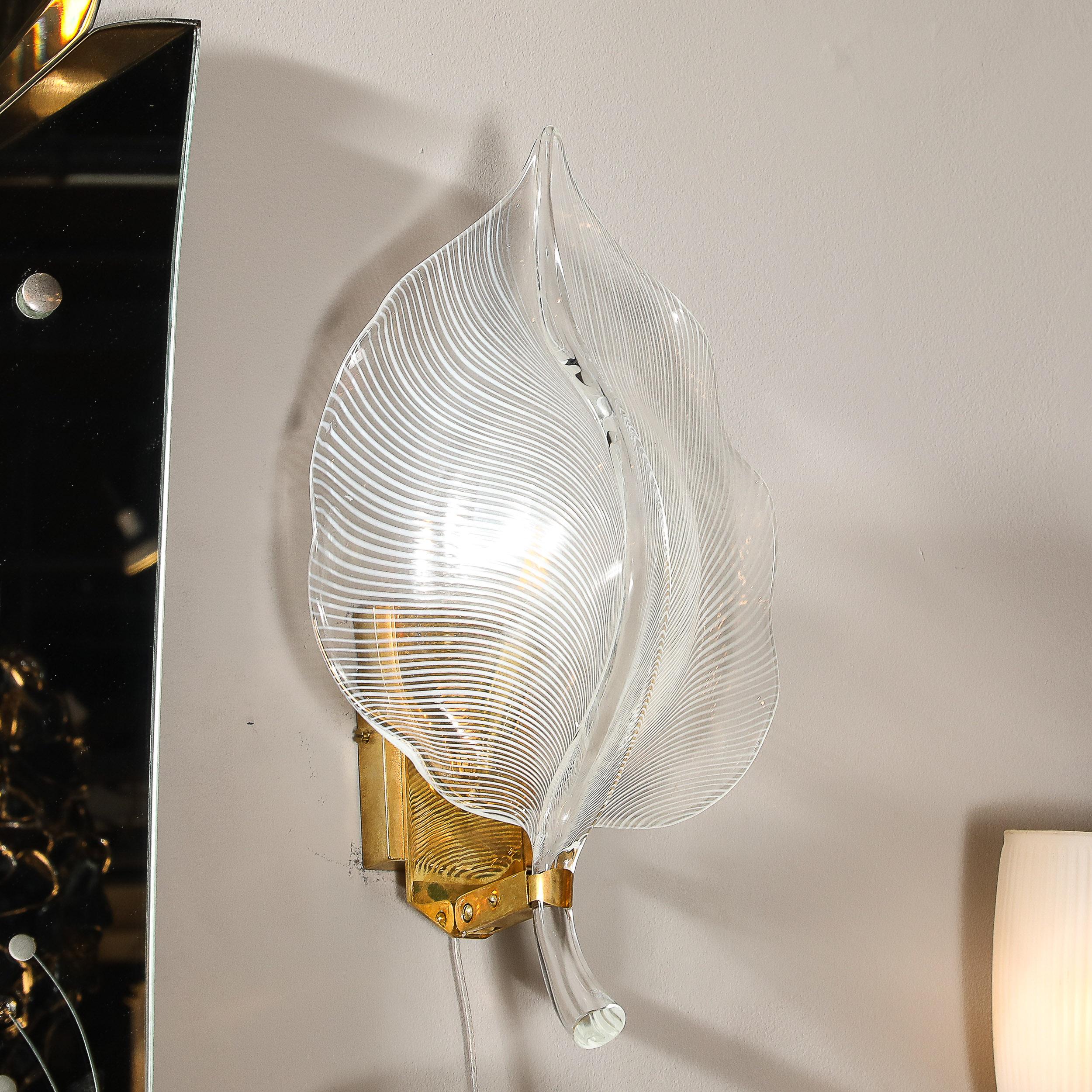 Paire d'appliques à feuilles striées en verre de Murano soufflé à la main du milieu du siècle dernier par Franco Luce en vente 9