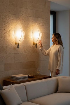 Pair of Mid-Century Hand-Blown Murano Glass Striated Leaf Sconces by Franco Luce