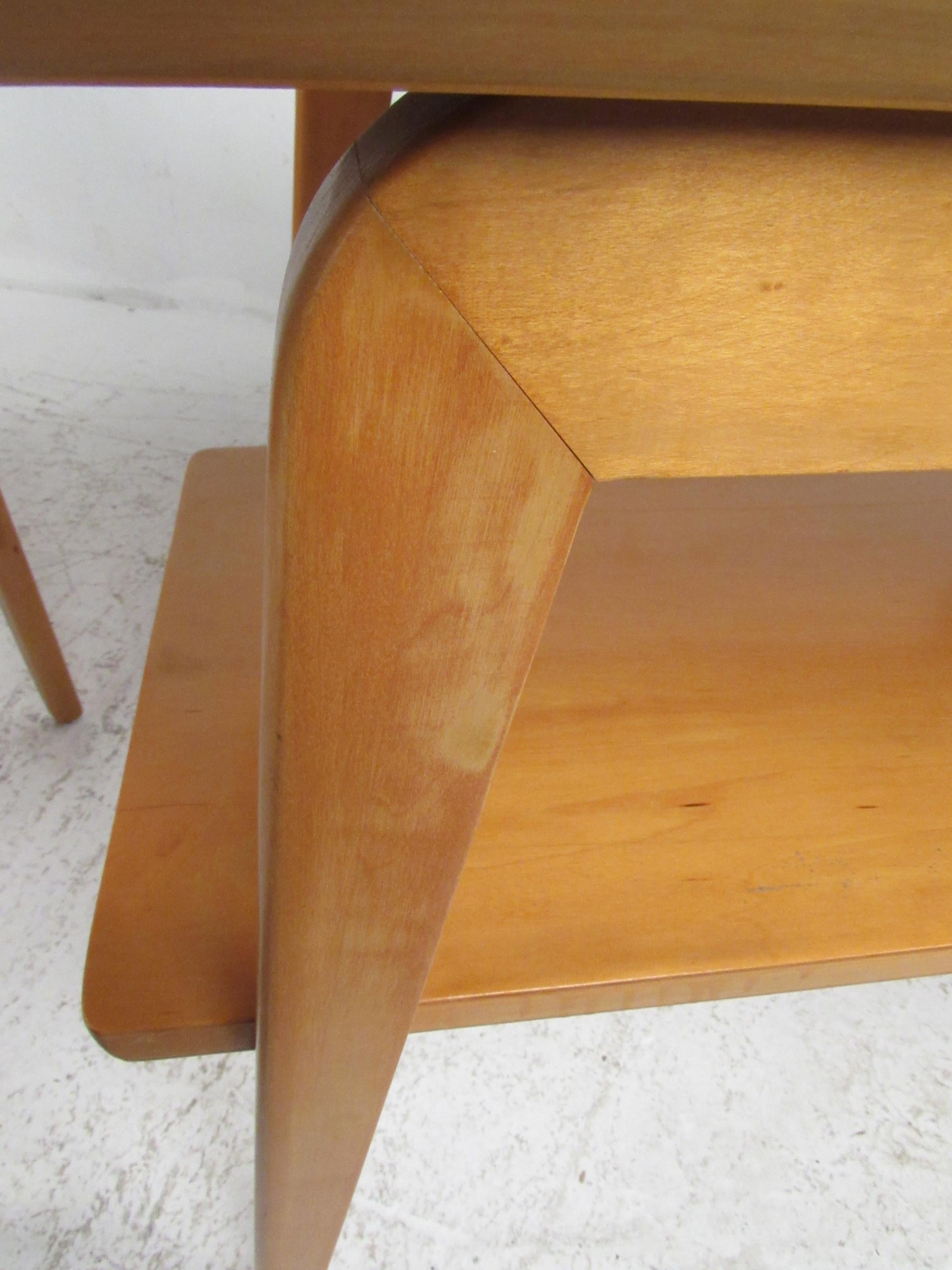 Pair of Midcentury Heywood Wakefield Style End Tables In Good Condition In Brooklyn, NY
