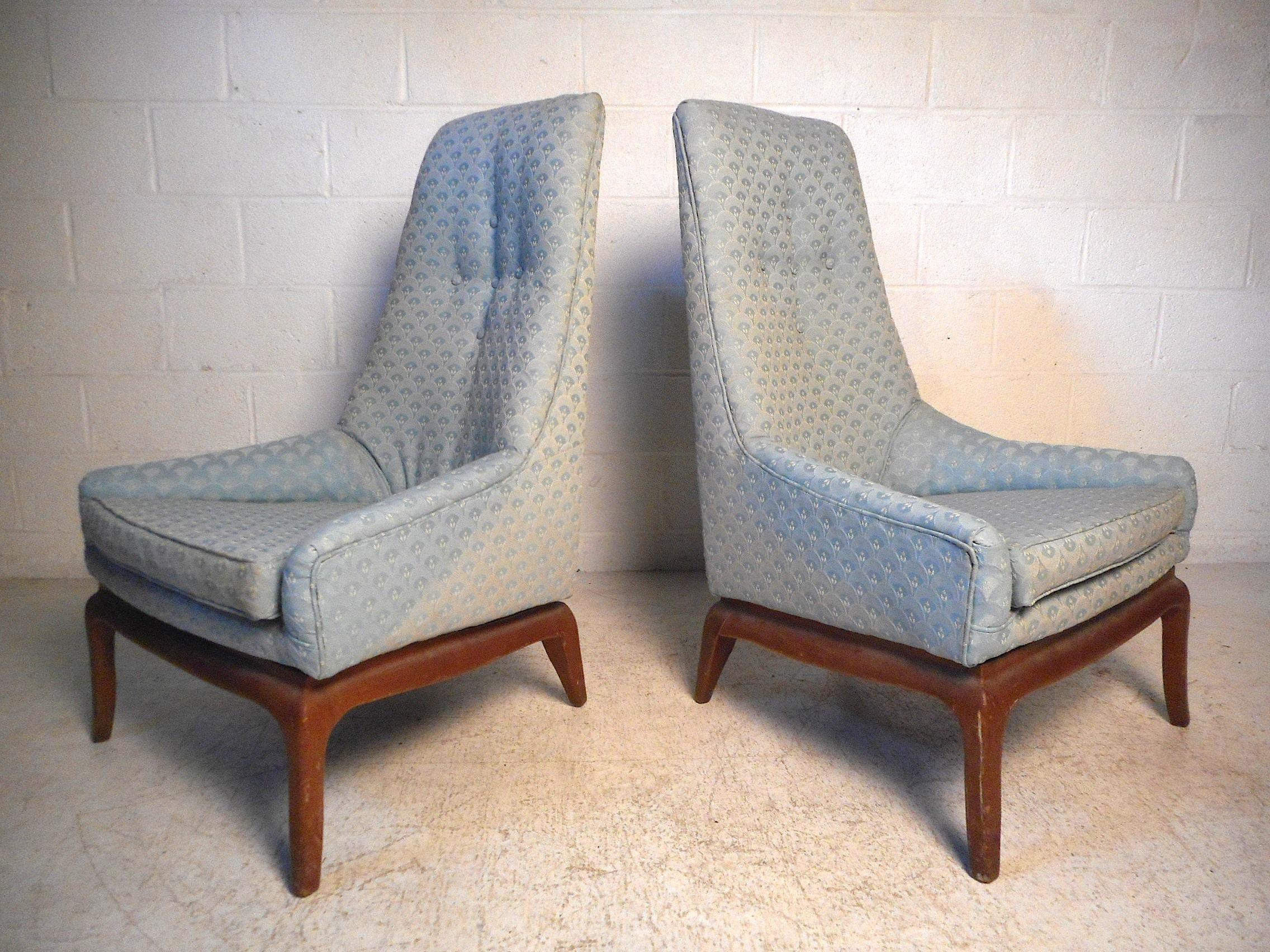 Mid-Century Modern Pair of Midcentury High-Back Chairs after Pearsall For Sale