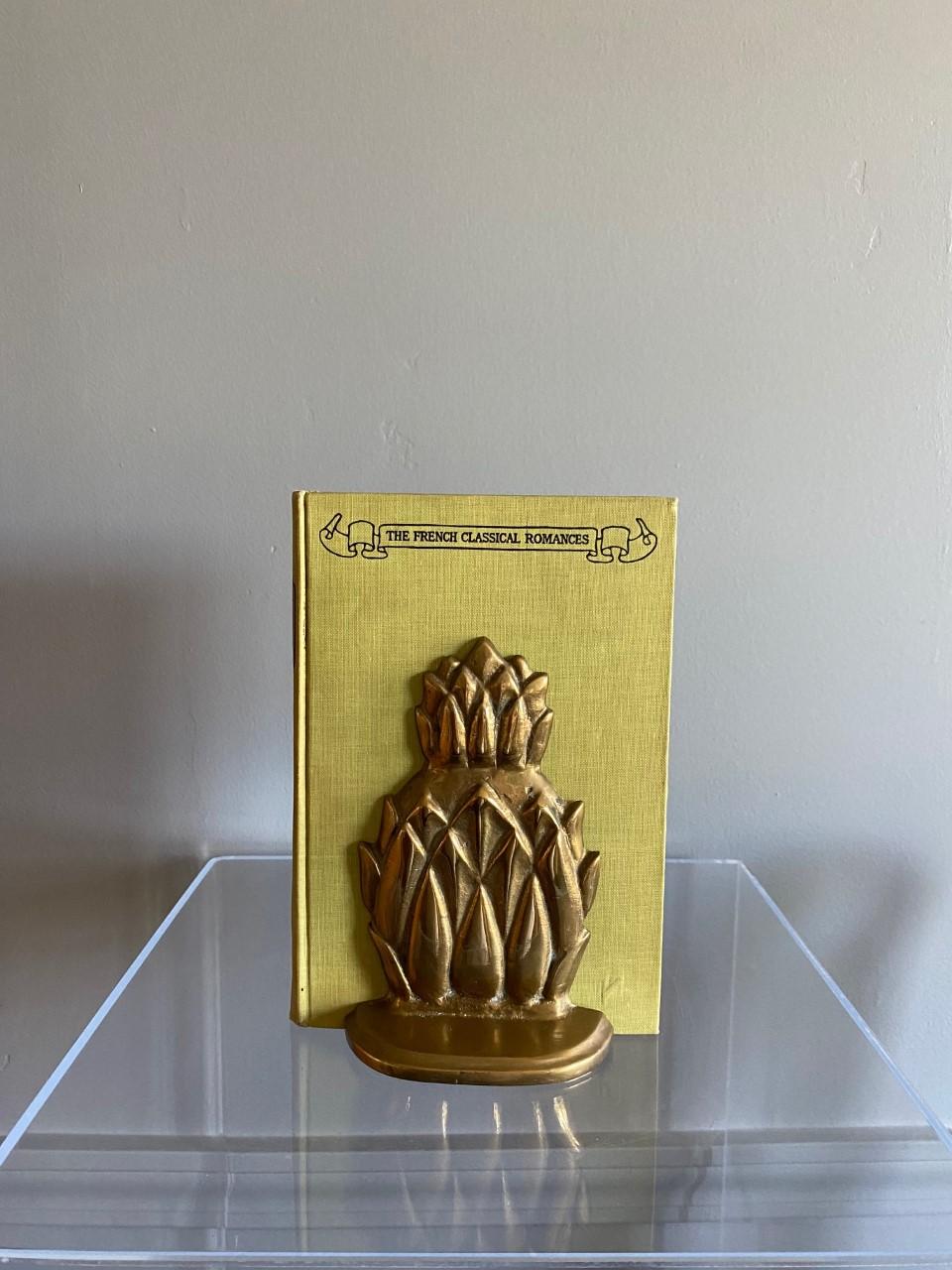 Mid-Century Modern Pair of Mid Century Hollywood Regency Brass Pineapple Bookends For Sale