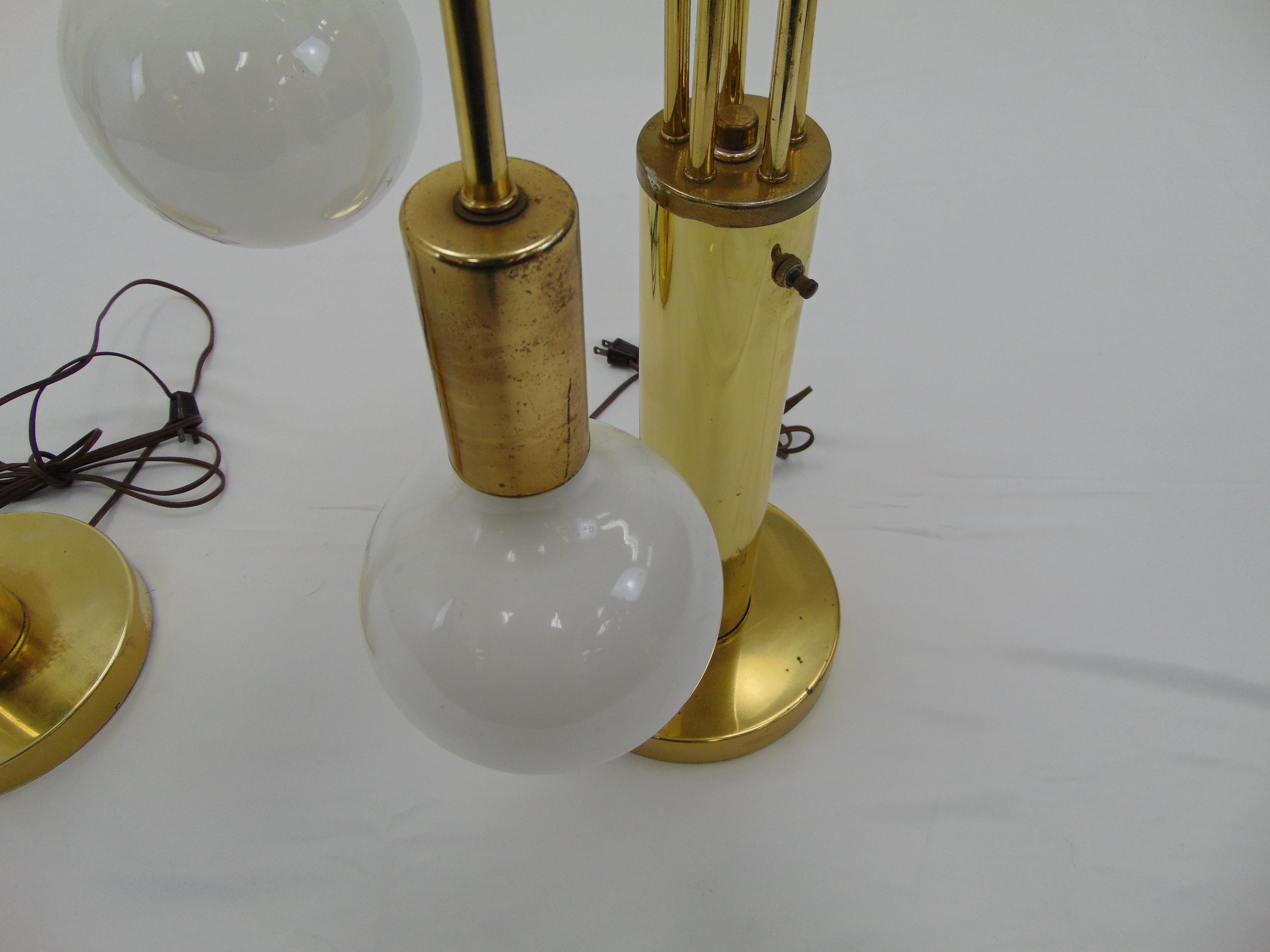 Pair of Midcentury Hollywood Regency Brass Waterfall Table Lamps For Sale 5
