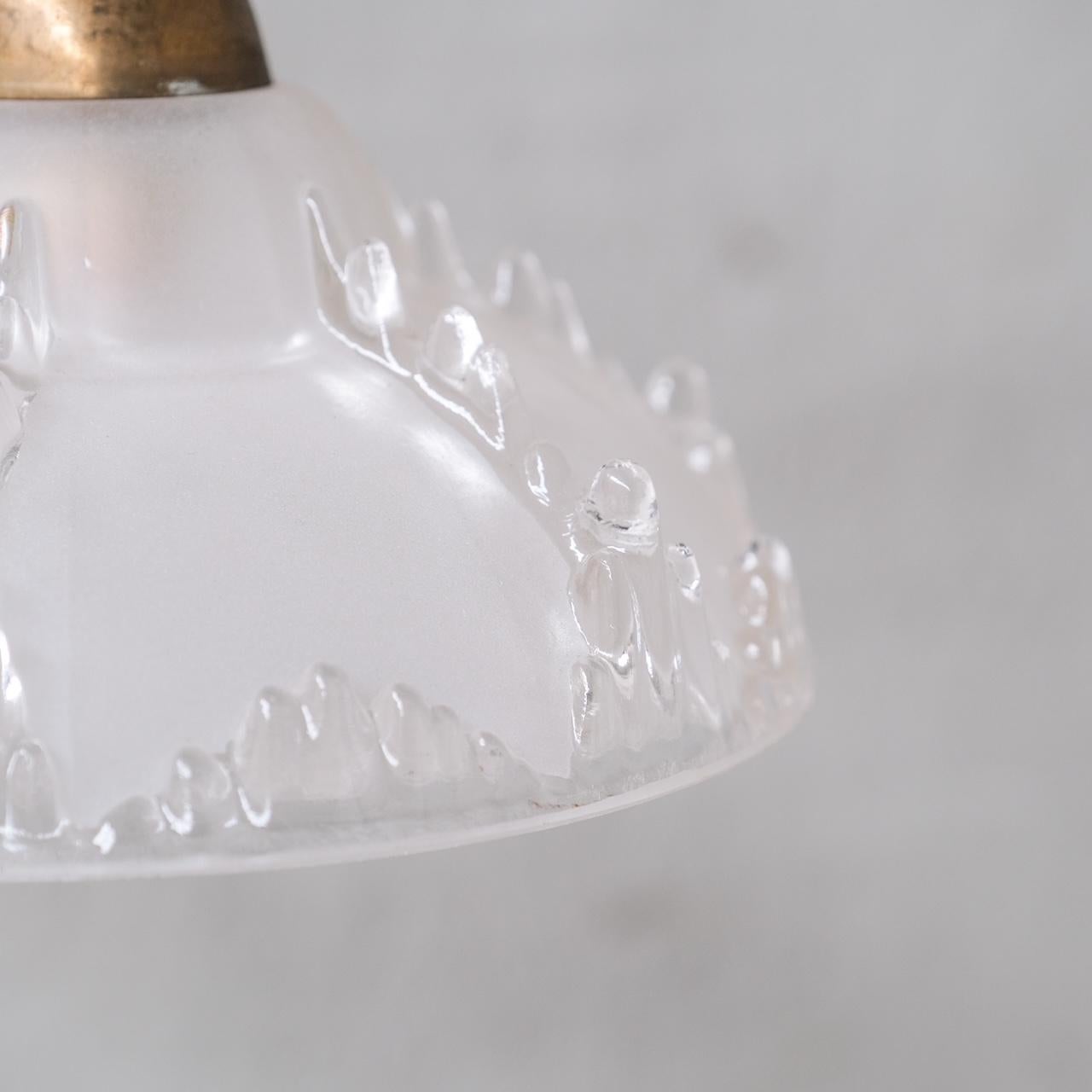 Pair of Mid-Century 'Ice' Glass Pendant Lights In Good Condition For Sale In London, GB