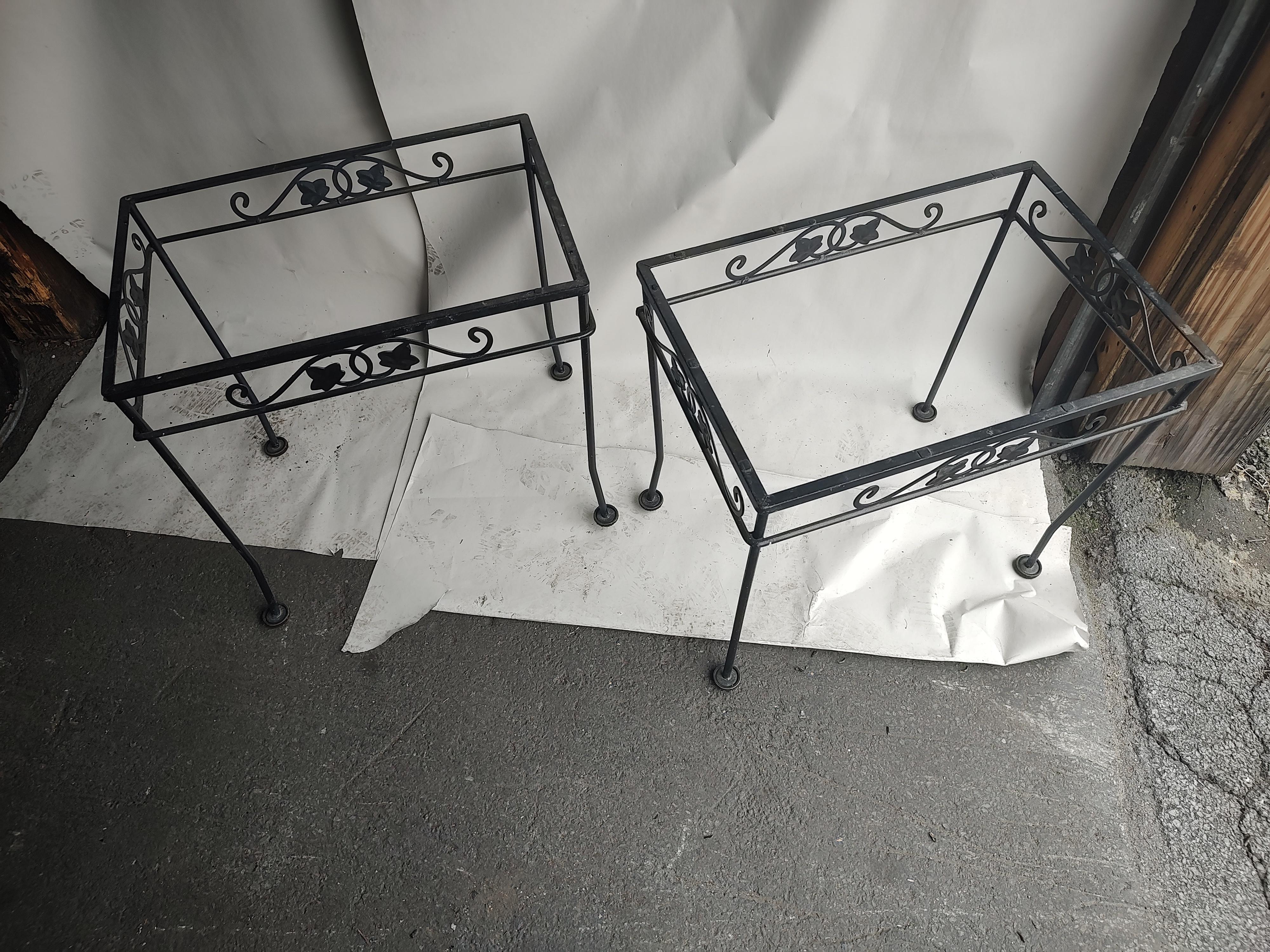Pair of Midcentury Iron with Textured Glass Top End Tables by John Salterini For Sale 1