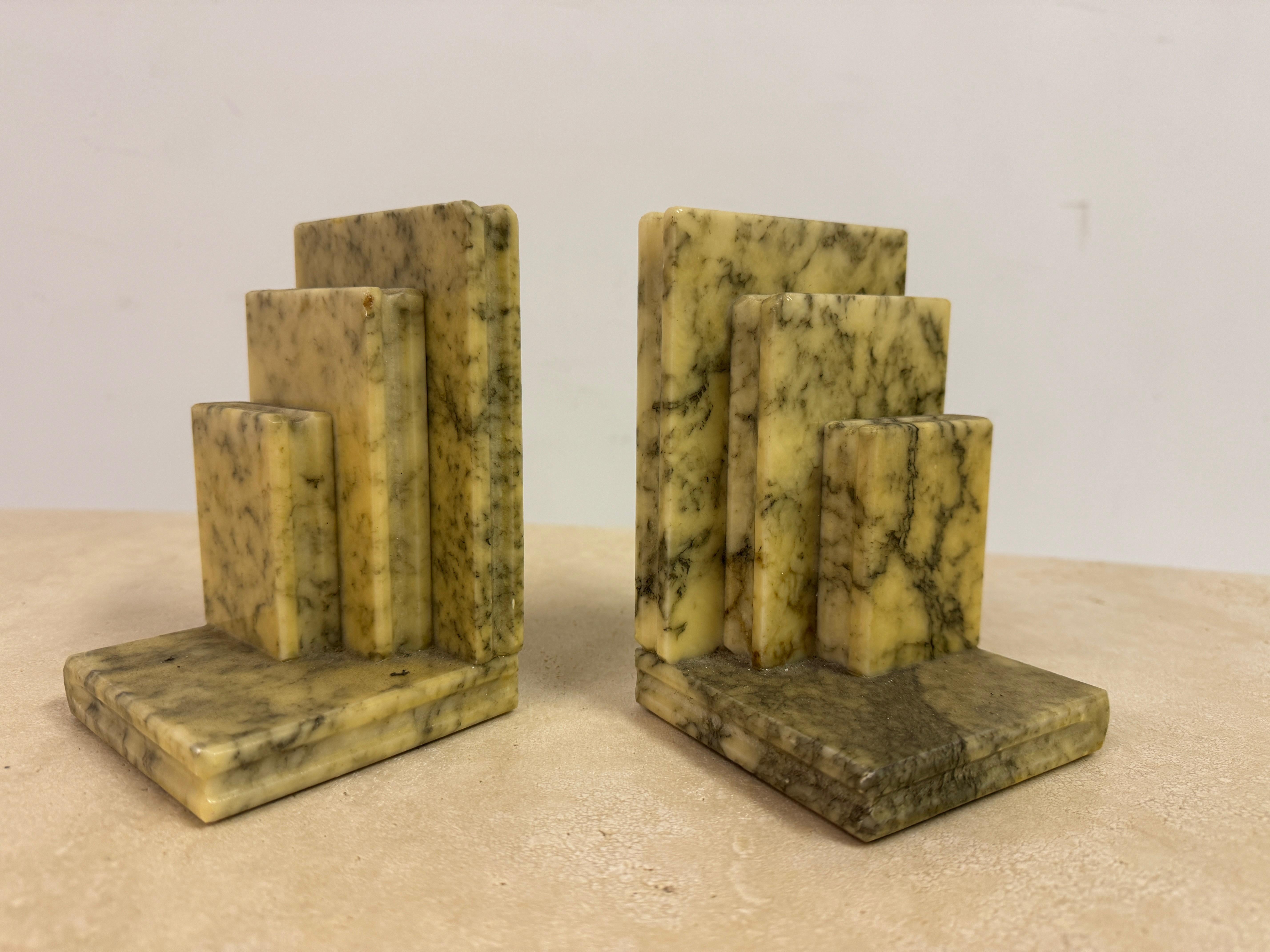 Mid-Century Modern Pair of Mid Century Italian Alabaster Bookends For Sale