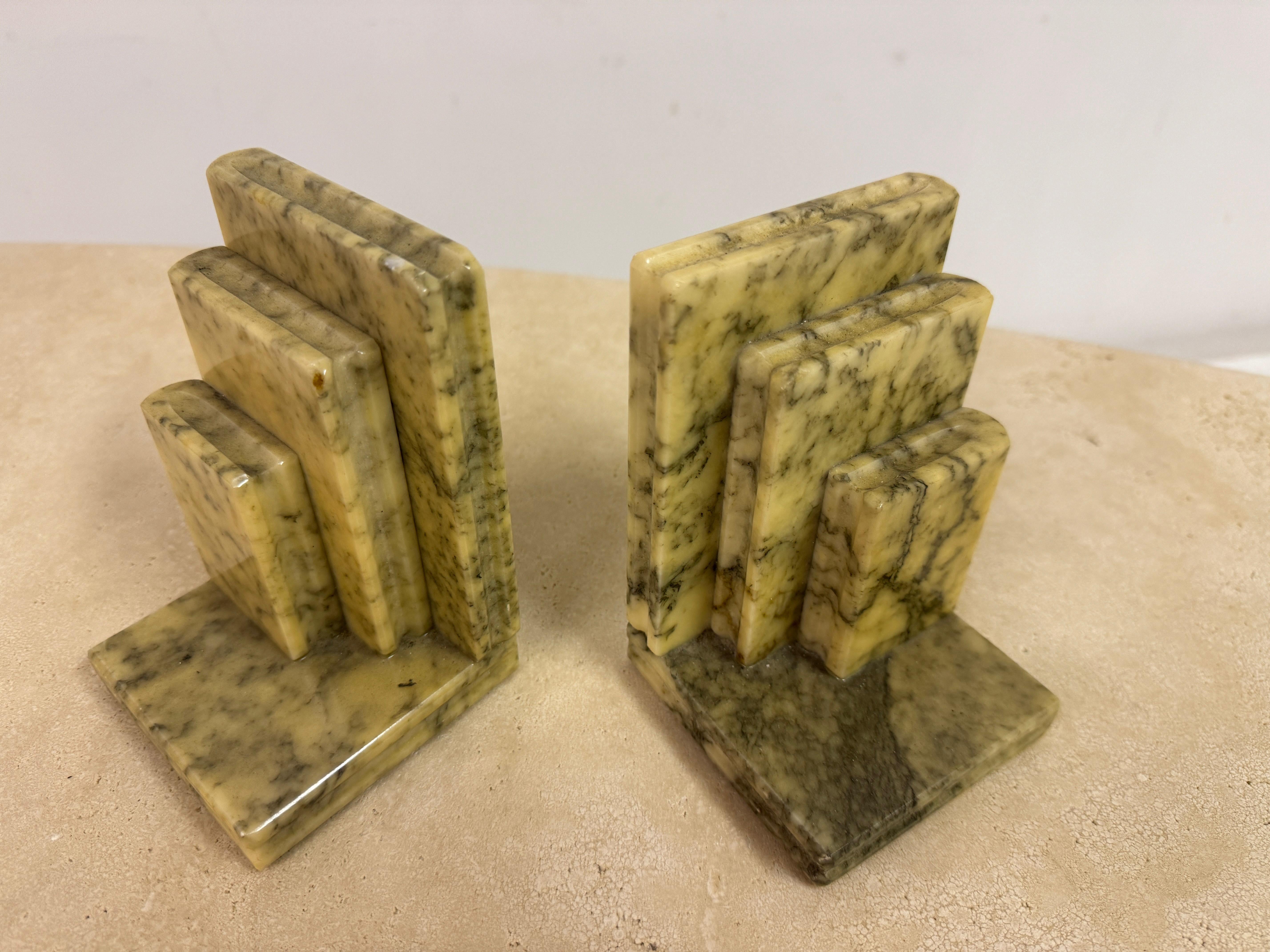 Pair of Mid Century Italian Alabaster Bookends In Good Condition In London, London