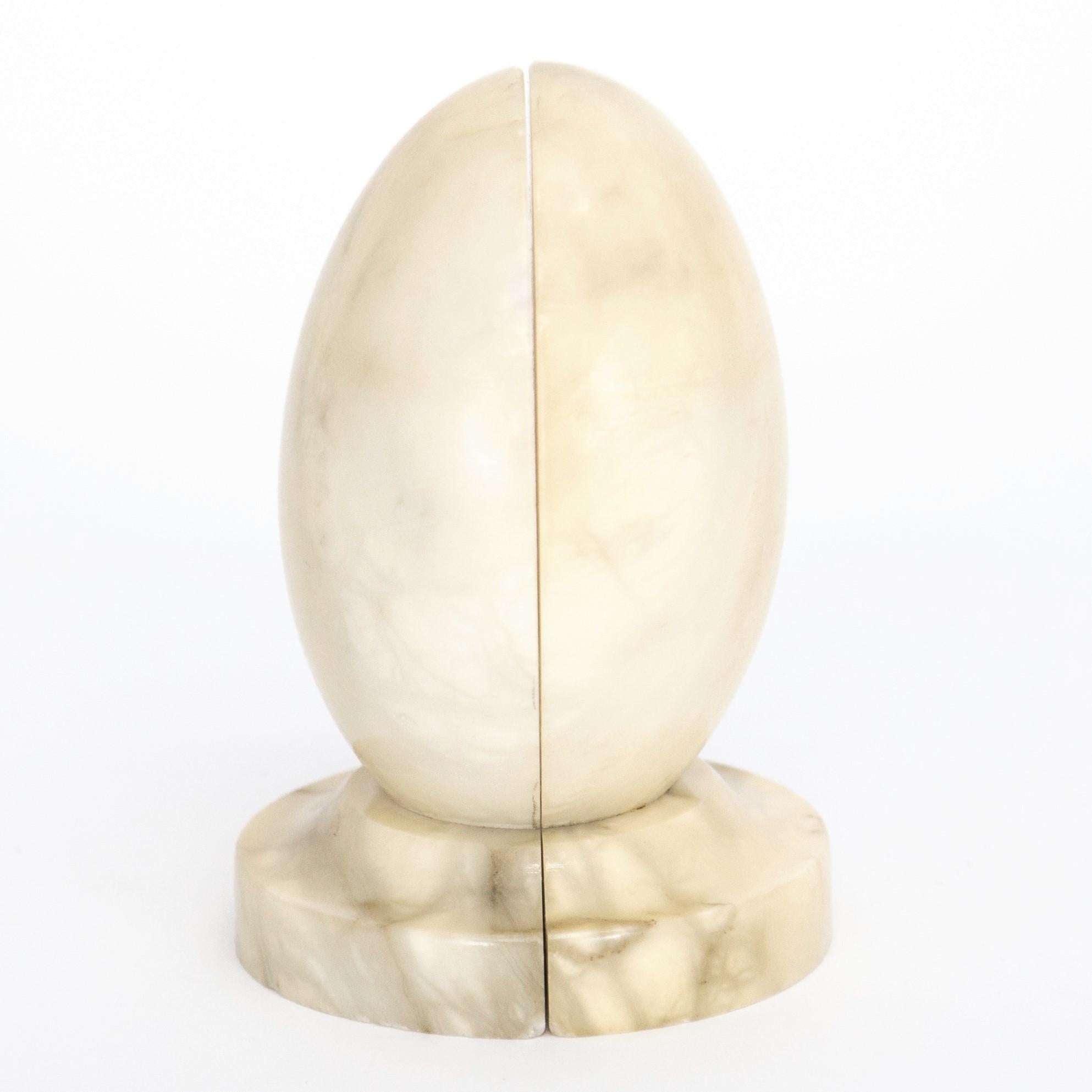 Mid-Century Modern Pair of Mid-Century Italian Alabaster Off-White Egg-Shape Bookends