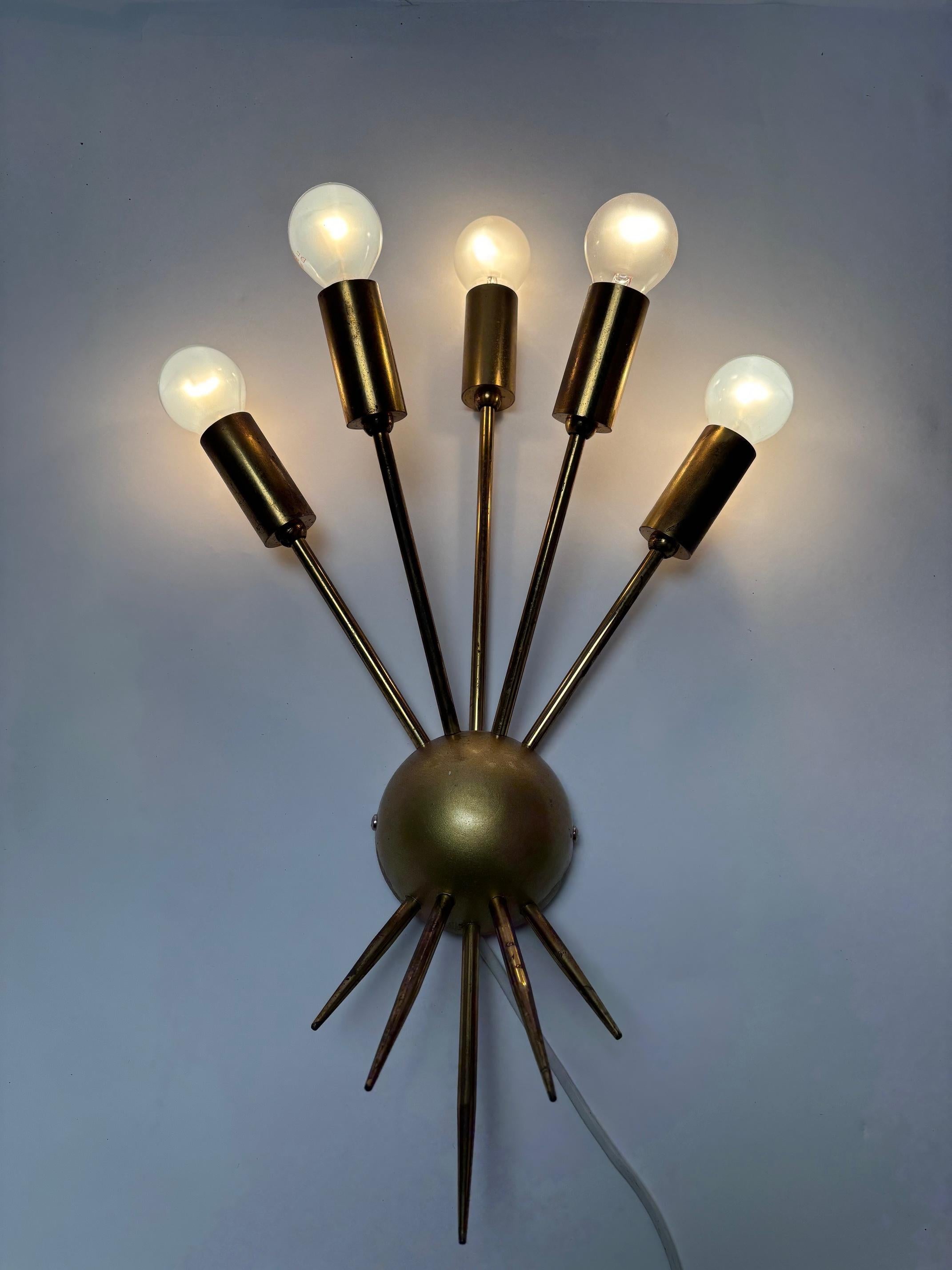 Paar italienische Appliken Stilnovo Attr. aus der Jahrhundertmitte, 1950er Jahre (Moderne der Mitte des Jahrhunderts) im Angebot