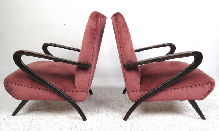 Mid-Century Modern Pair of Midcentury Italian Armchairs by Paolo Buffa For Sale
