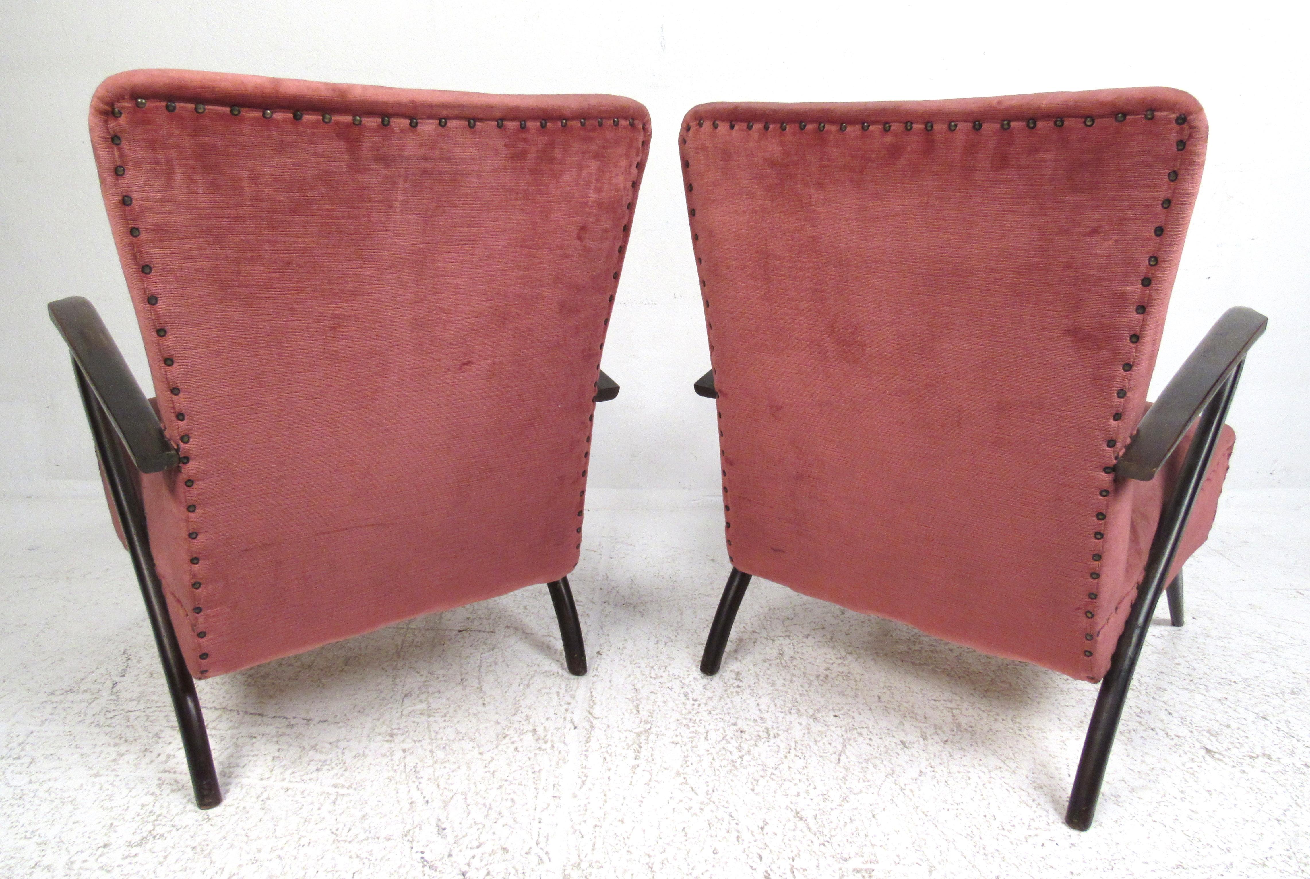 Pair of Midcentury Italian Armchairs by Paolo Buffa In Good Condition In Brooklyn, NY