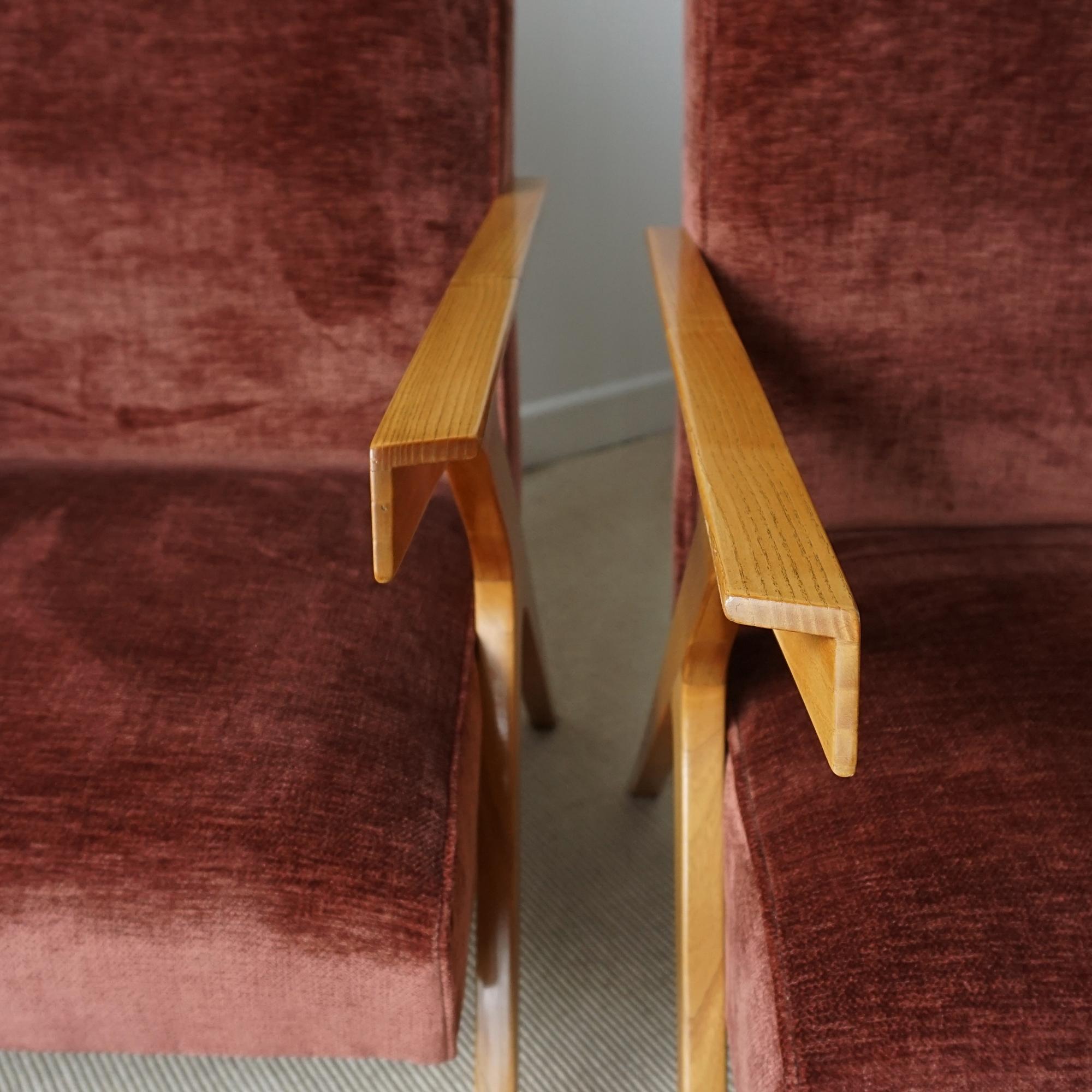 Mid-Century Modern Paire de fauteuils italiens du milieu du siècle dernier attribués à Antonio Gorgone en vente