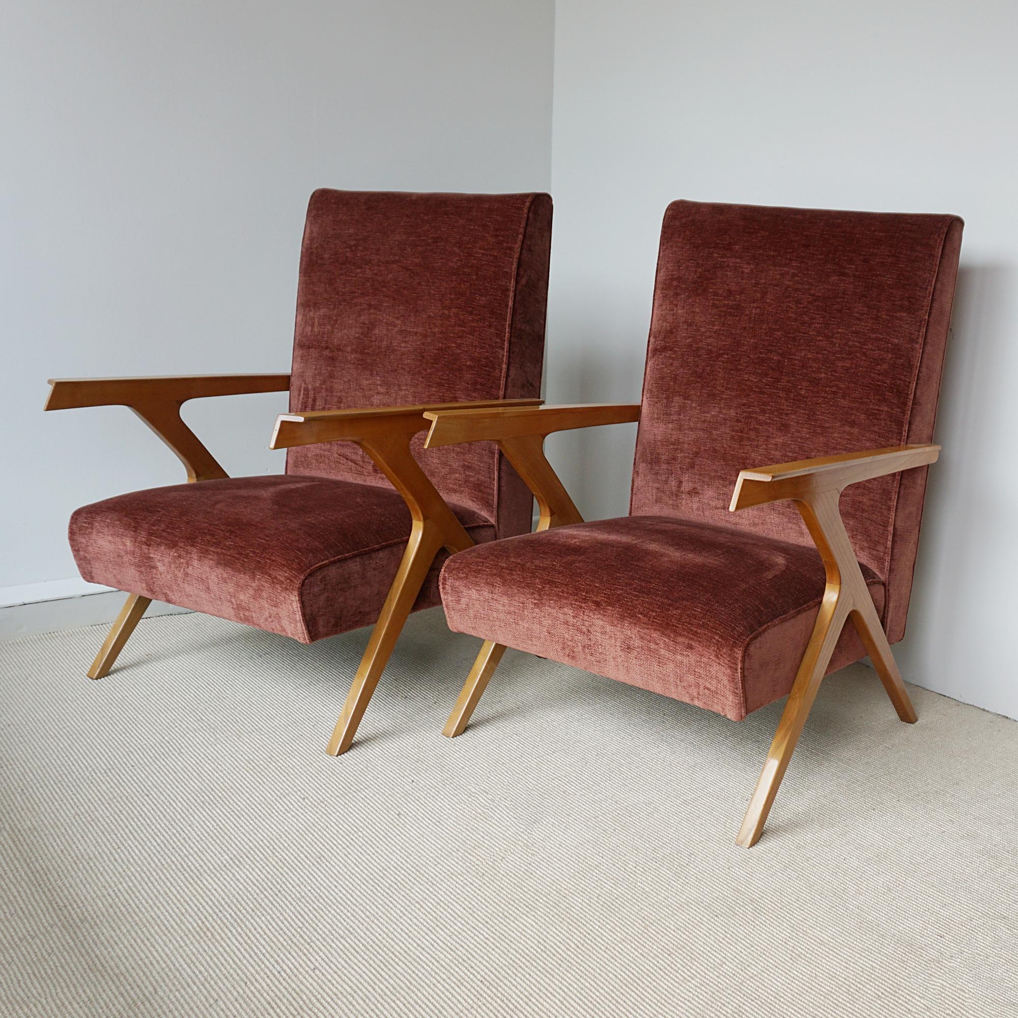 Mid-20th Century Pair of Mid-Century Italian Armchairs Attributed to Antonio Gorgone For Sale