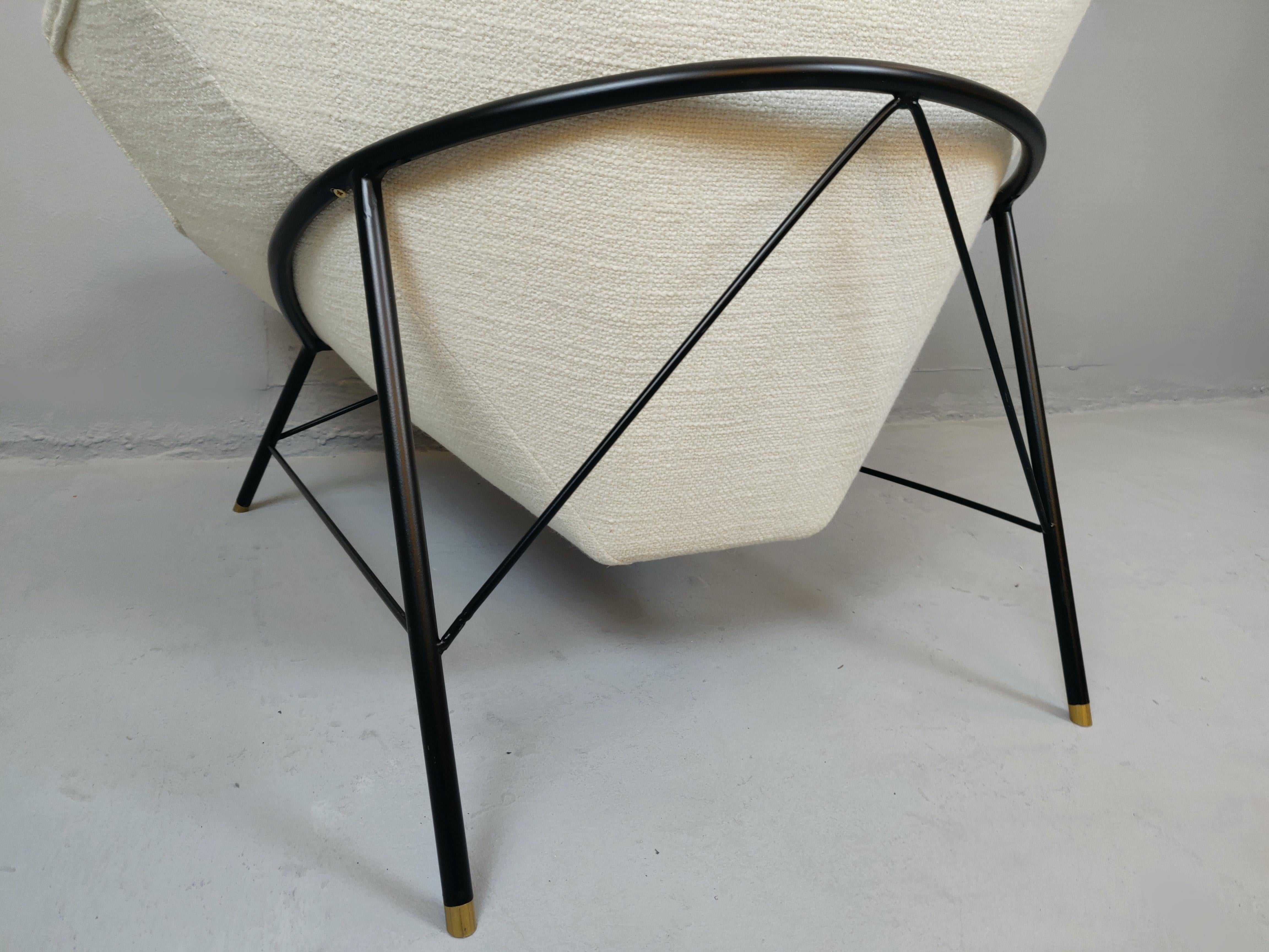 Pair of Midcentury Italian Armchairs For Sale 4