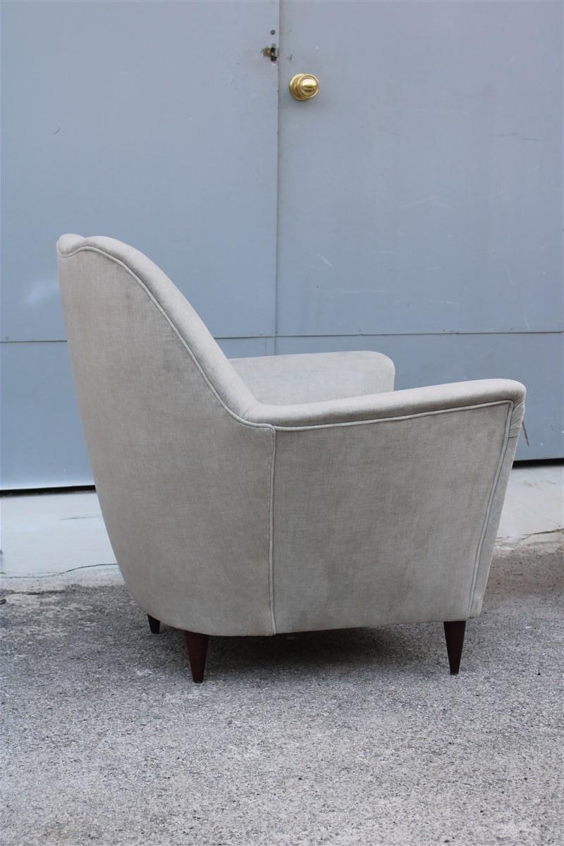 Pair of Midcentury Italian Armchairs in Ico Parisi Style Gray Velvet In Good Condition For Sale In Palermo, Sicily