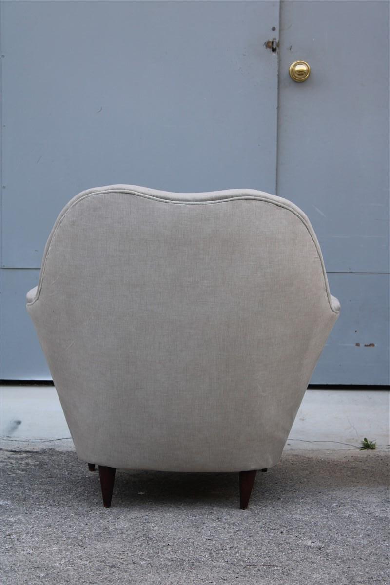 Paire de fauteuils italiens du milieu du siècle dernier en velours gris de style Ico Parisi en vente 3