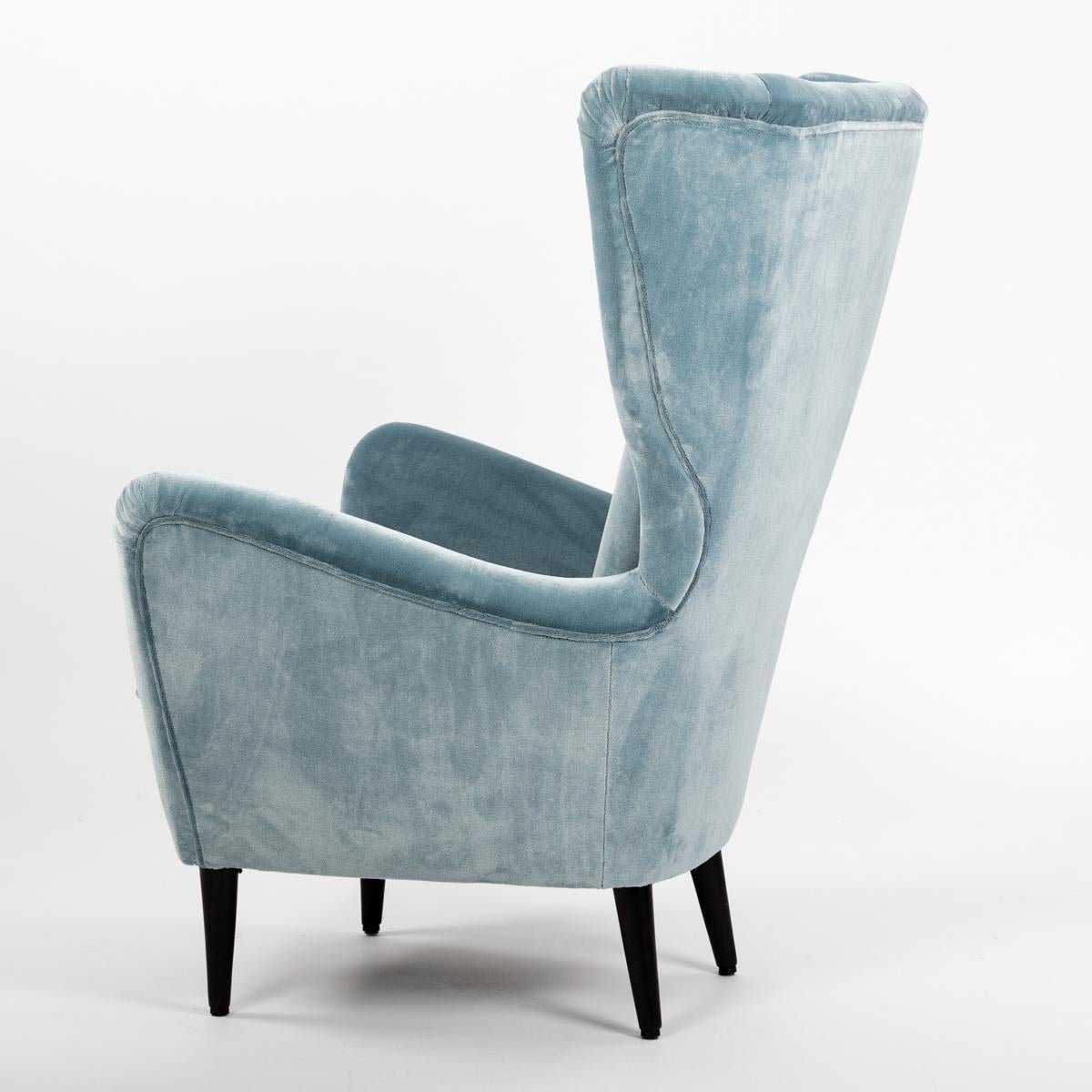 Hand-Crafted Pair of Mid-Century Italian Armchairs in Turquoise-Acqua Velvet by ISA, Bergamo For Sale
