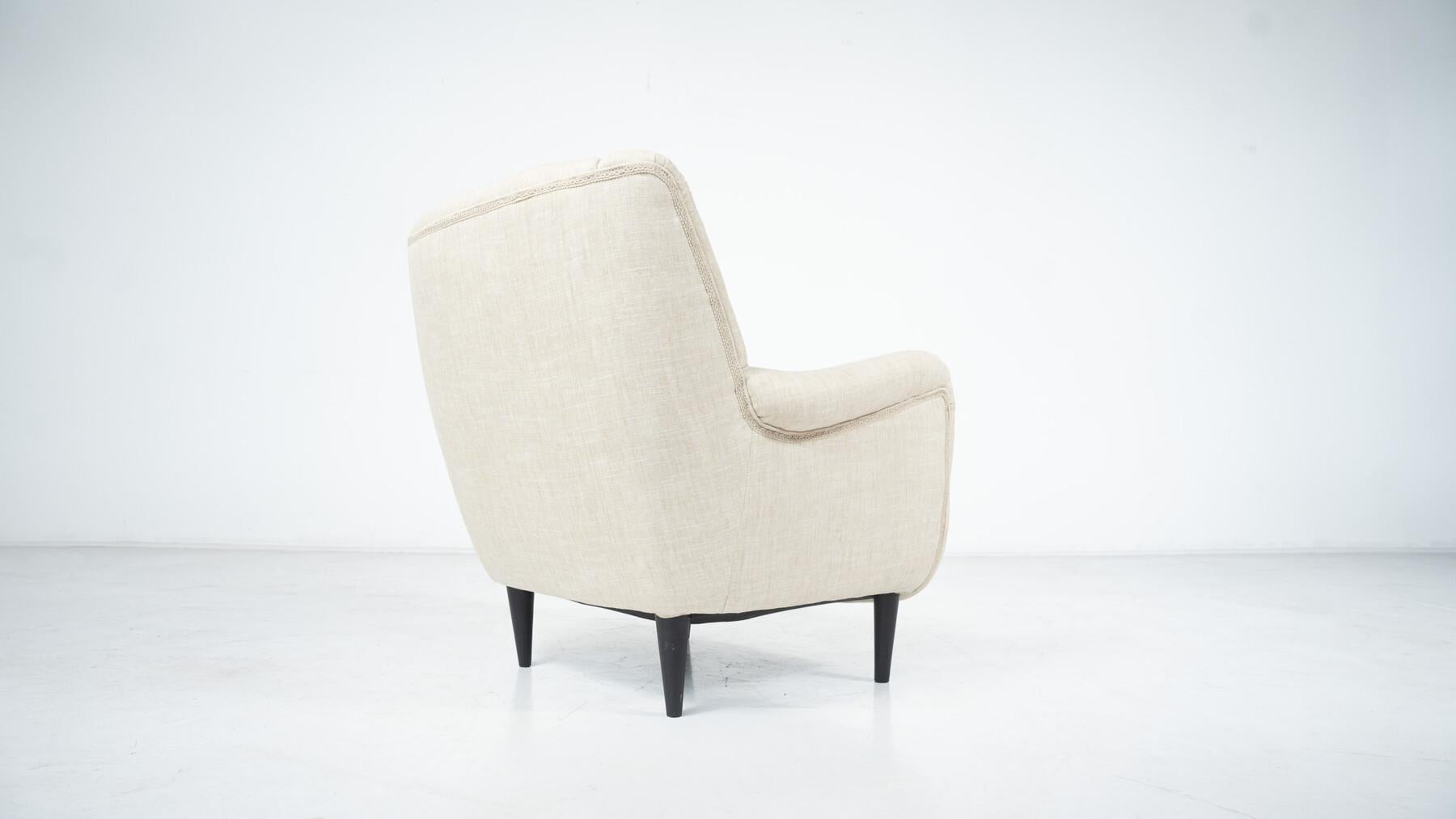 Paire de fauteuils italiens du milieu du siècle dernier, Italie, années 1960, nouvelle tapisserie en vente 7