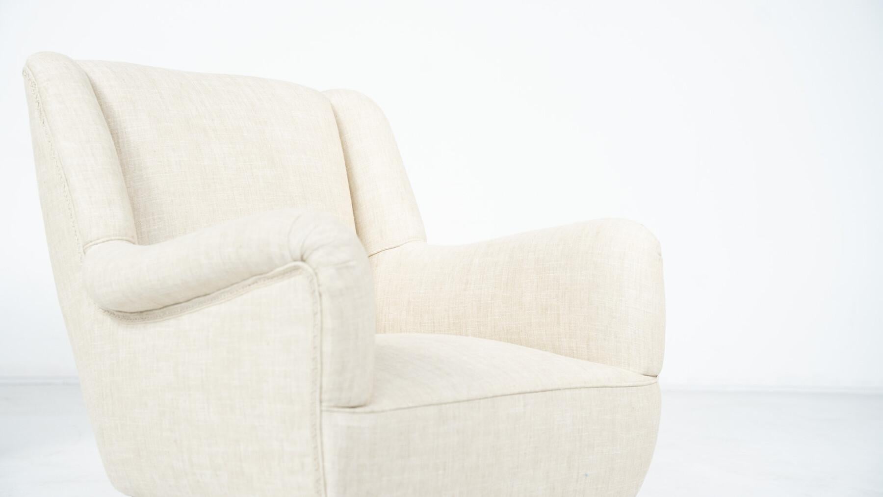 Mid-Century Modern Paire de fauteuils italiens du milieu du siècle dernier, Italie, années 1960, nouvelle tapisserie en vente
